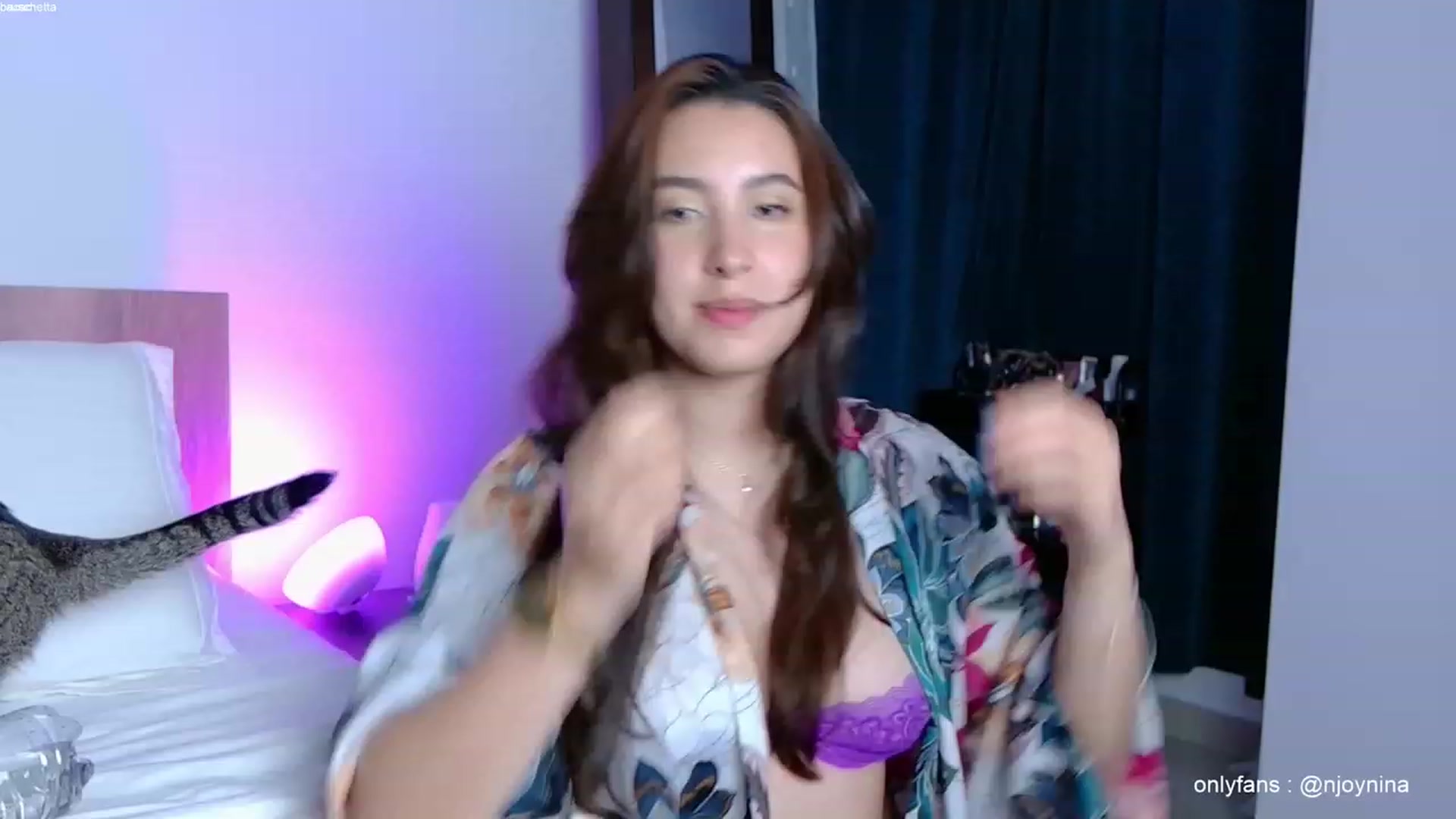 Gallery image thumbnail from Ninajoyy's myfreecams stream on, 10/19/2023, 01:27 image 3 of 20