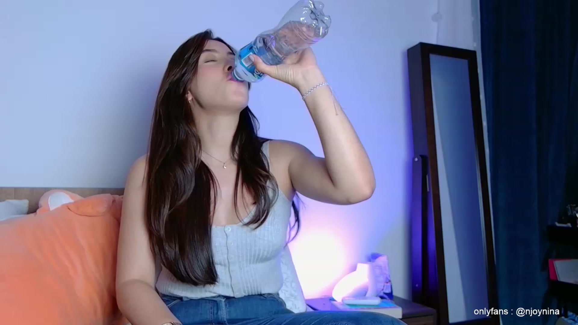 Gallery image thumbnail from Ninajoyy's myfreecams stream on, 10/24/2023, 24:00 image 6 of 20