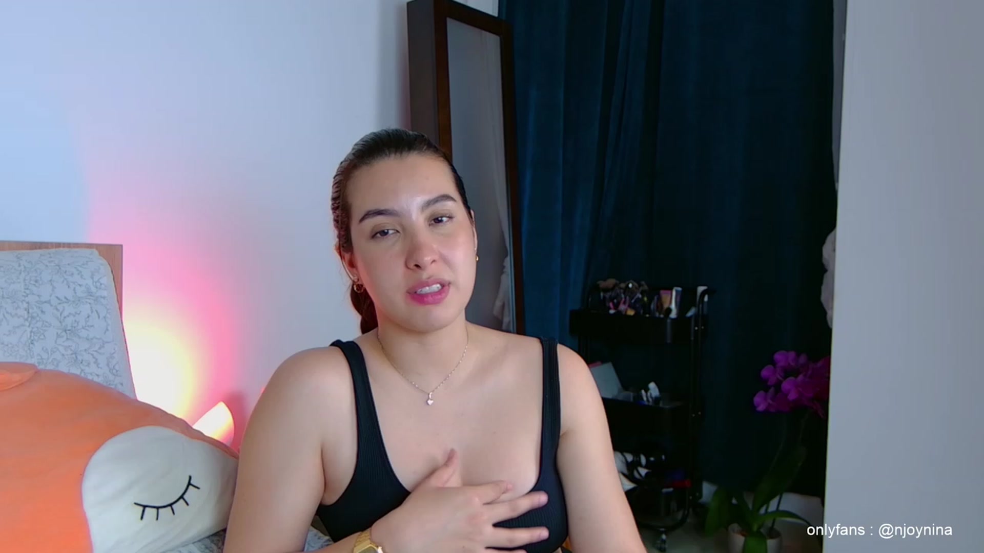 Gallery image thumbnail from Ninajoyy's myfreecams stream on, 11/11/2023, 01:43 image 19 of 20