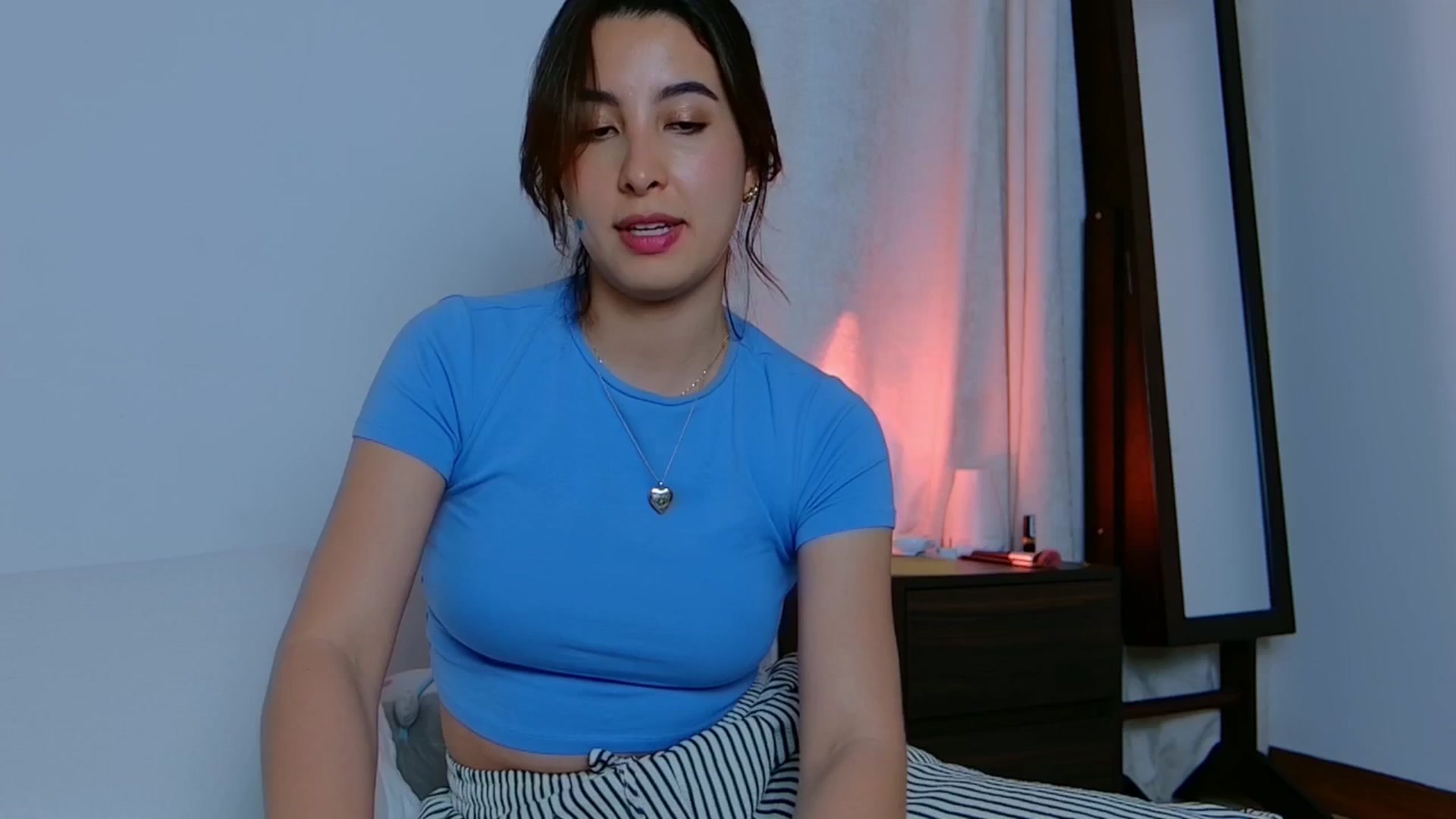 Gallery image thumbnail from Ninajoyy's myfreecams stream on, 05/28/2025, 02:05 image 3 of 20