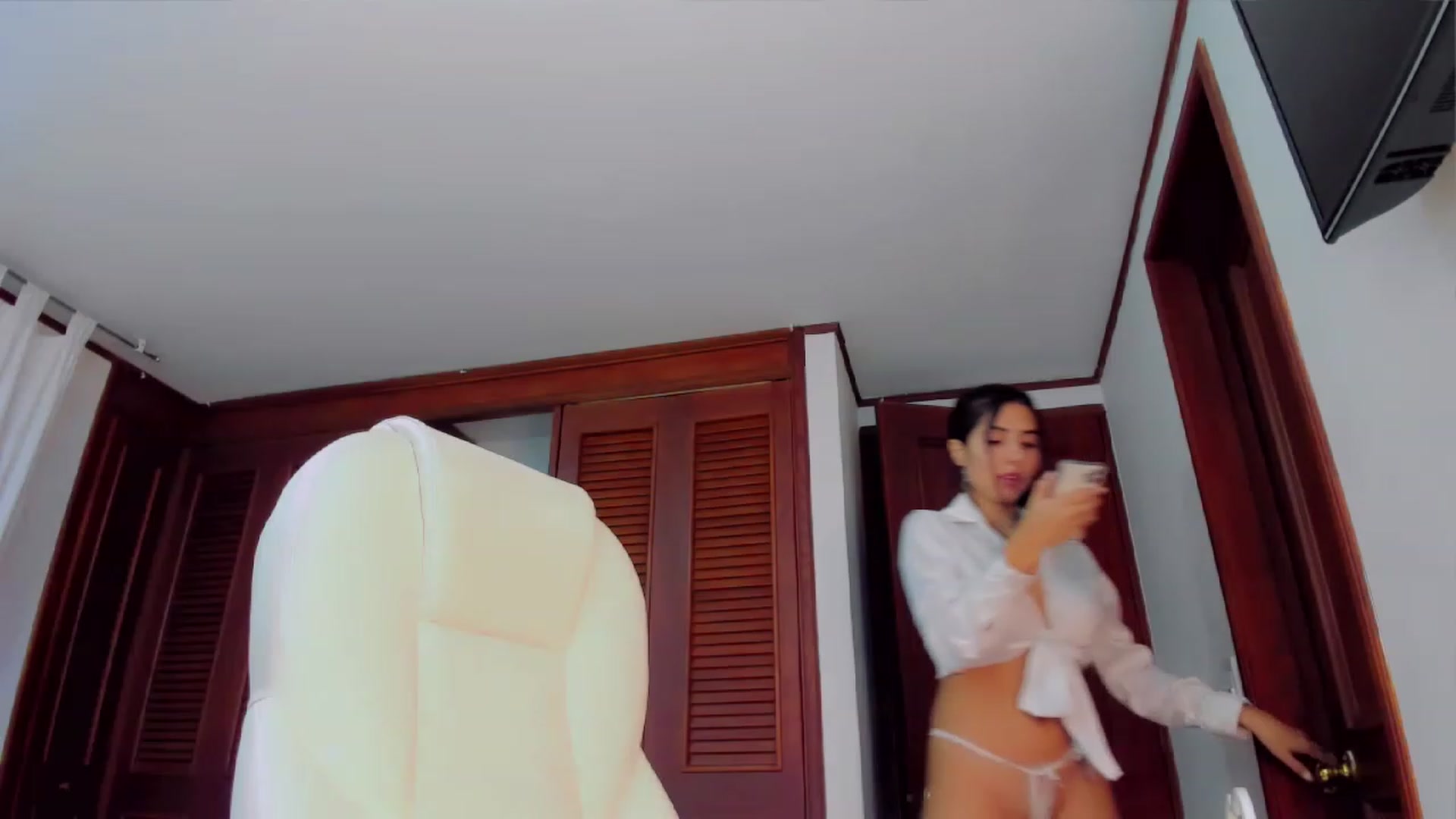 Gallery image thumbnail from Ninawv's myfreecams stream on, 11/23/2022, 01:00 image 12 of 20