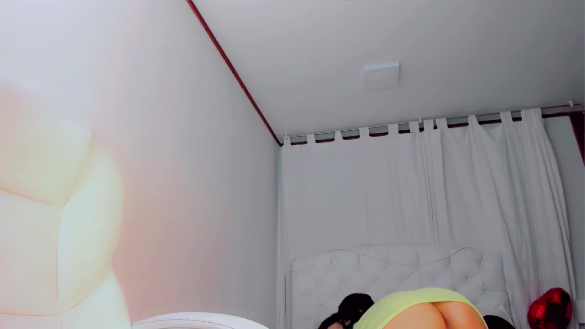 Gallery image thumbnail from Ninawv's myfreecams stream on, 03/21/2023, 24:00 image 13 of 20