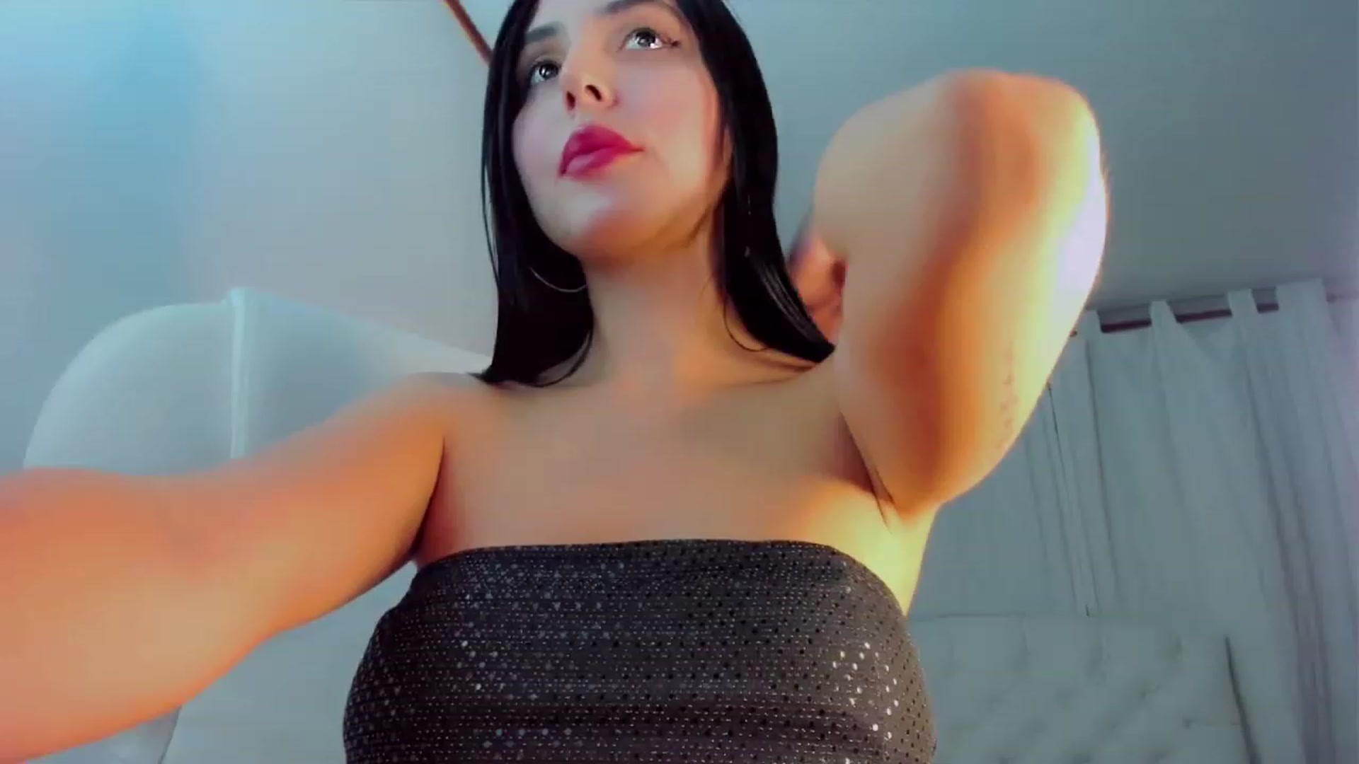 Gallery image thumbnail from Ninawv's myfreecams stream on, 03/25/2023, 01:58 image 12 of 20