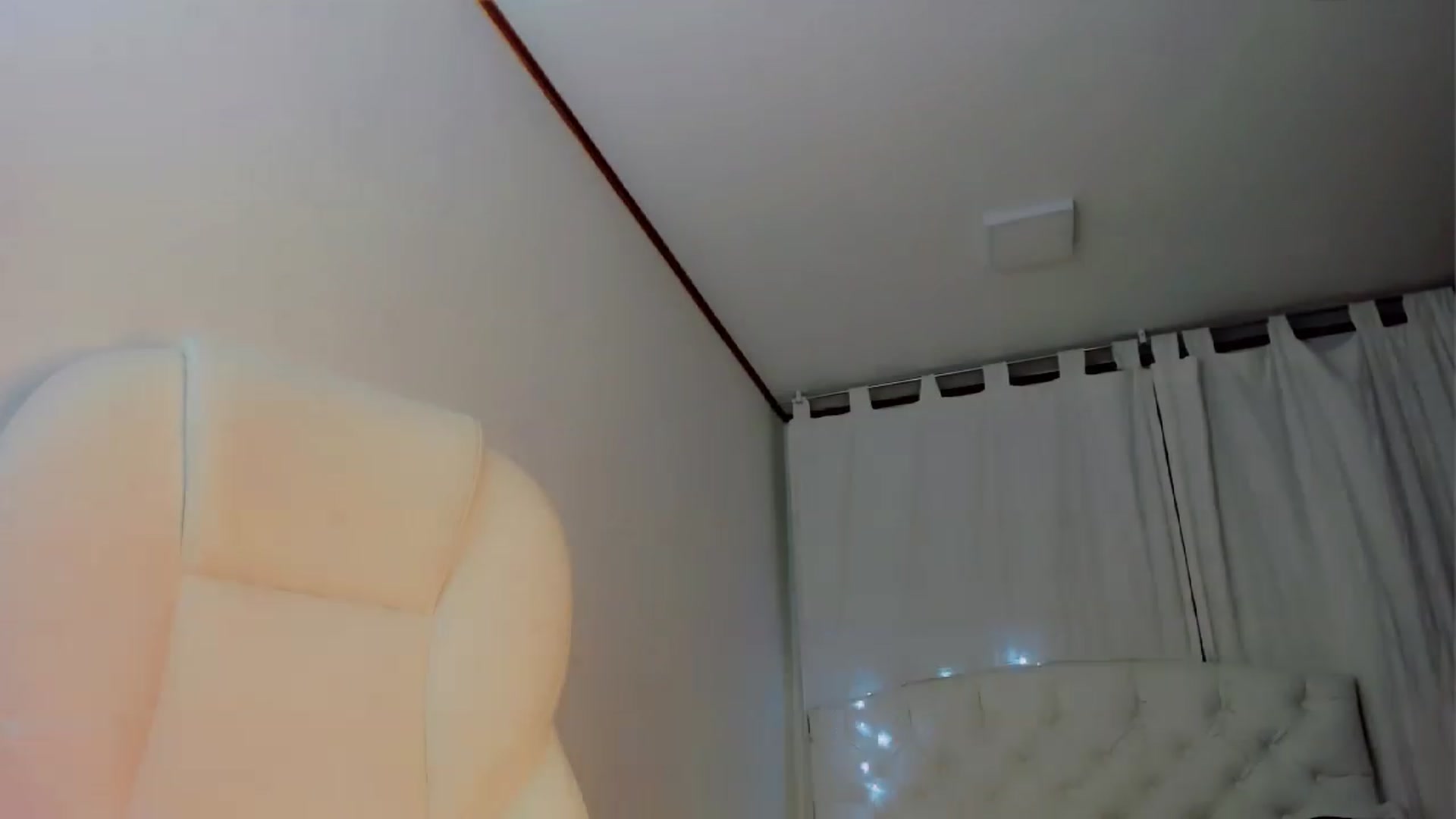 Gallery image thumbnail from Ninawv's myfreecams stream on, 04/02/2023, 24:28 image 20 of 20