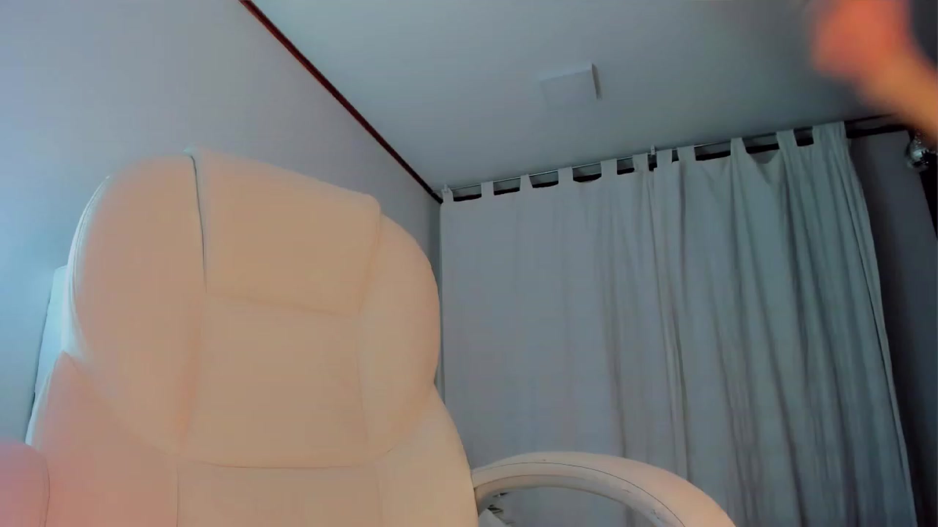 Gallery image thumbnail from Ninawv's myfreecams stream on, 04/19/2023, 24:05 image 7 of 20