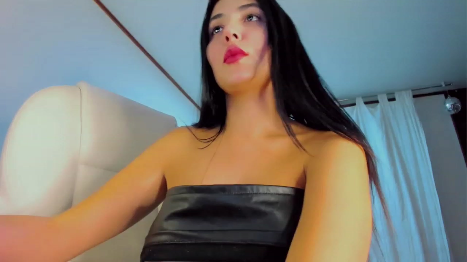 Gallery image thumbnail from Ninawv's myfreecams stream on, 06/18/2023, 23:52 image 14 of 20