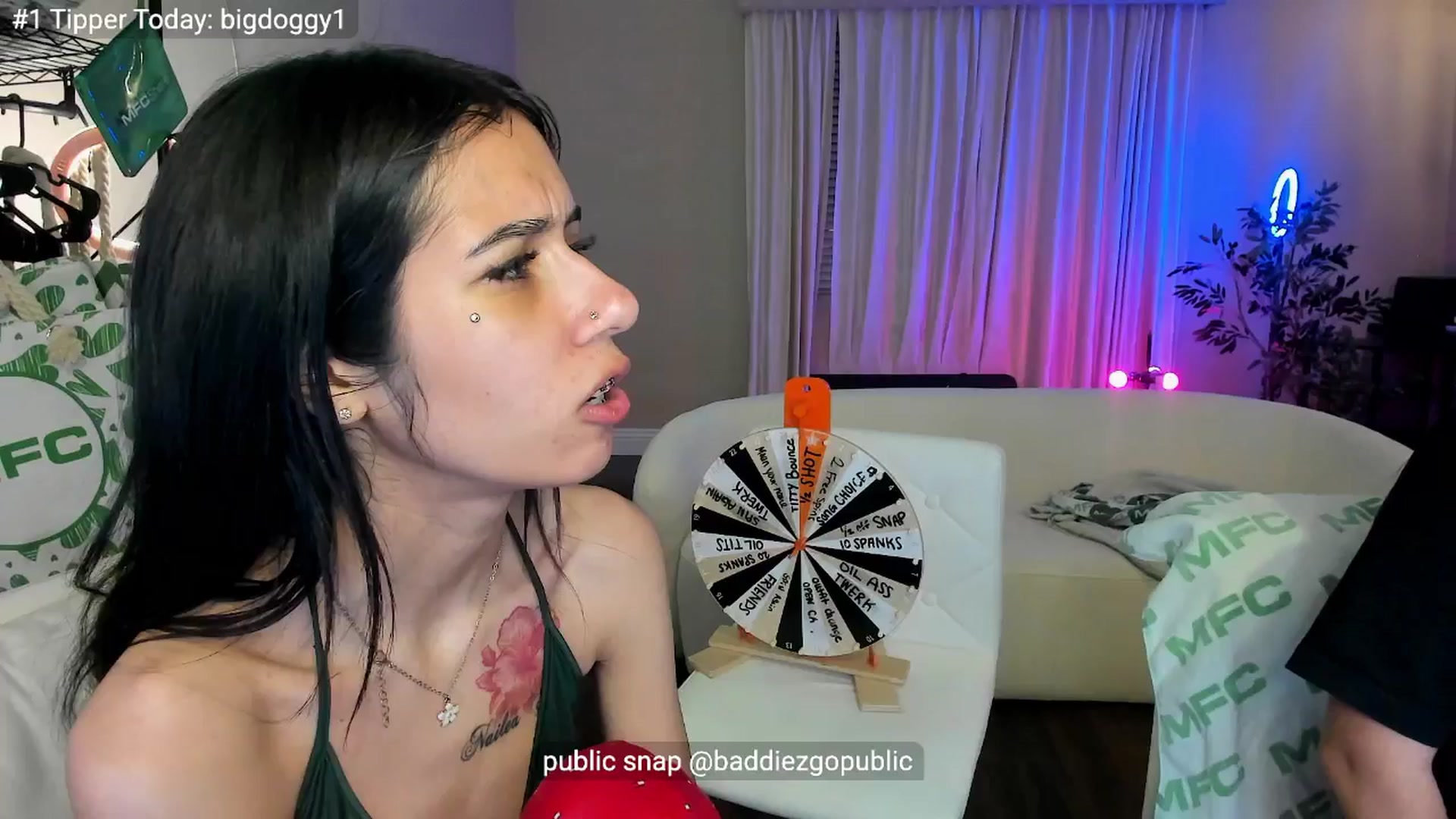 Gallery image thumbnail from NiniiPerez's myfreecams stream on, 04/30/2025, 08:36 image 20 of 20