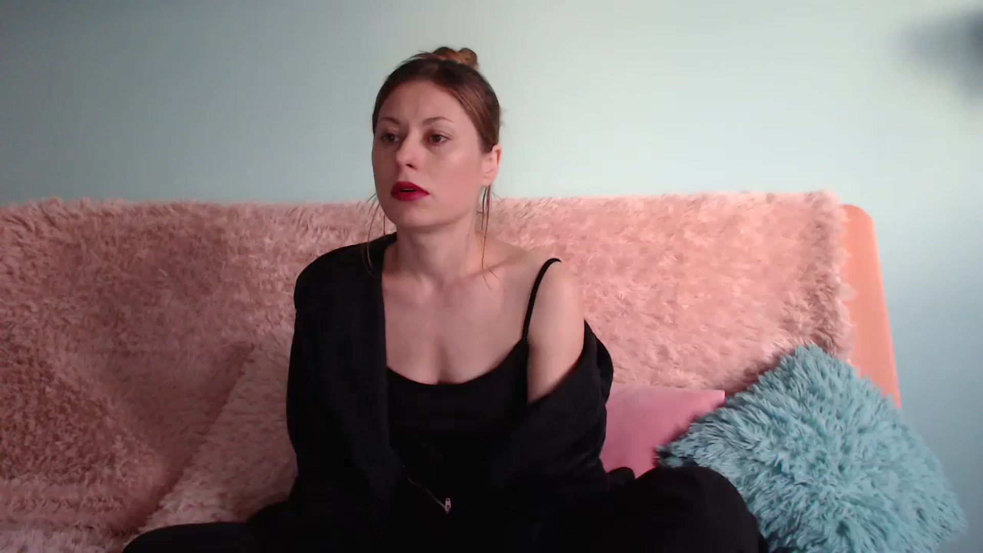 Gallery image thumbnail from Ninja_moi's myfreecams stream on, 05/15/2024, 17:24 image 2 of 20