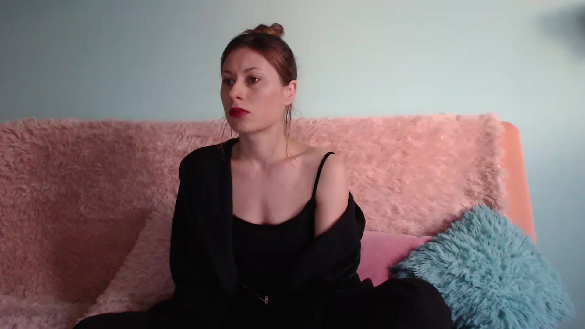 Gallery image thumbnail from Ninja_moi's myfreecams stream on, 05/15/2024, 17:24 image 5 of 20