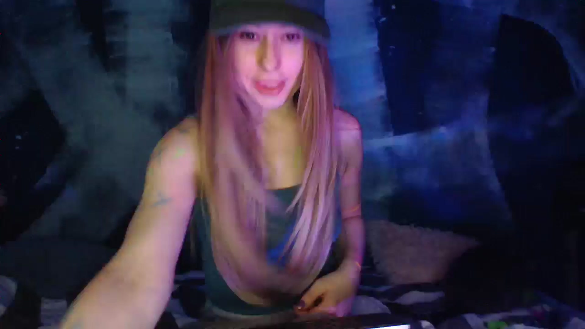 Gallery image thumbnail from Ninja_moi's myfreecams stream on, 04/08/2025, 22:15 image 1 of 20
