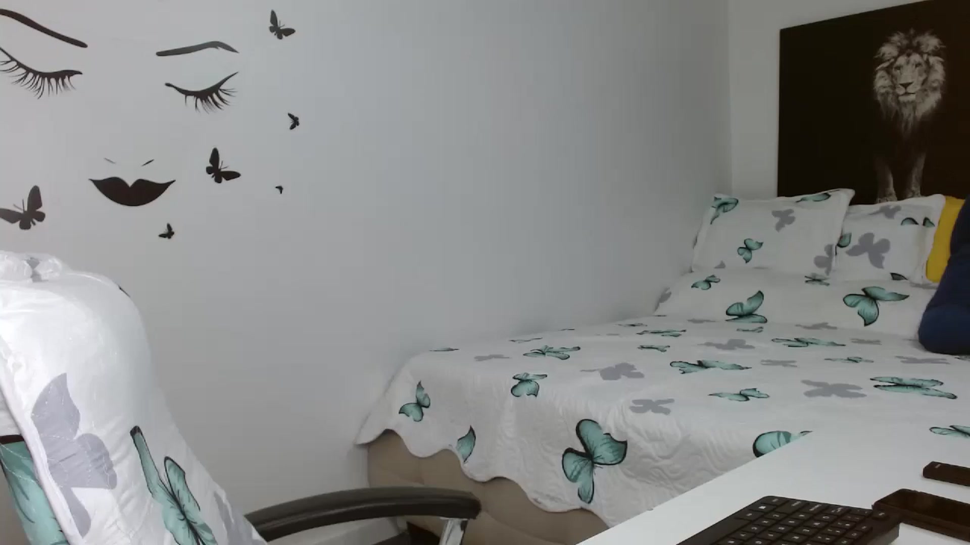 Gallery image thumbnail from NinnaKatthe's myfreecams stream on, 09/19/2025, 20:14 image 14 of 20