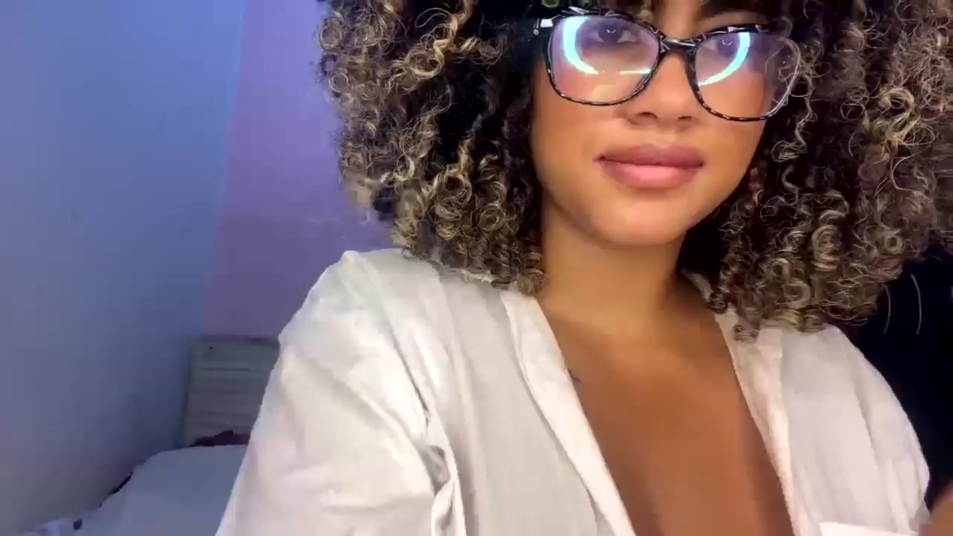 Gallery image thumbnail from Ninna_flowers's myfreecams stream on, 04/12/2026, 09:54 image 20 of 20
