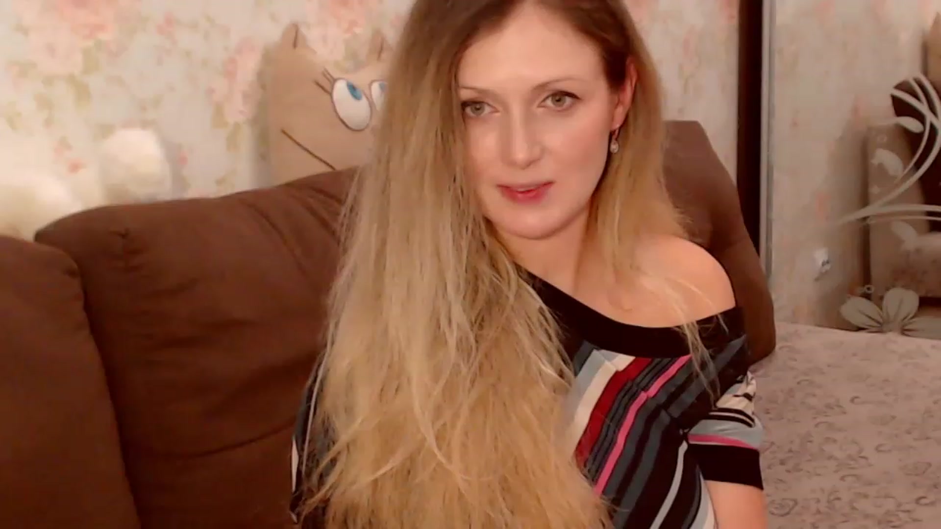 Gallery image thumbnail from Ninochka's myfreecams stream on, 11/28/2022, 18:20 image 15 of 20