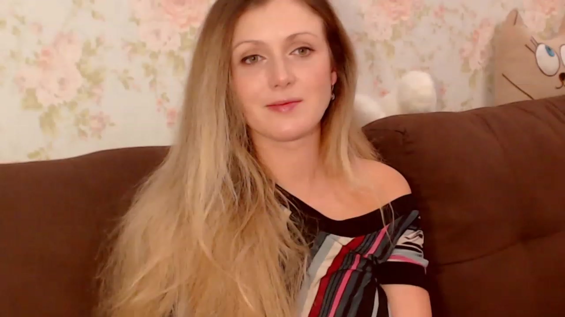 Gallery image thumbnail from Ninochka's myfreecams stream on, 11/28/2022, 18:20 image 4 of 20