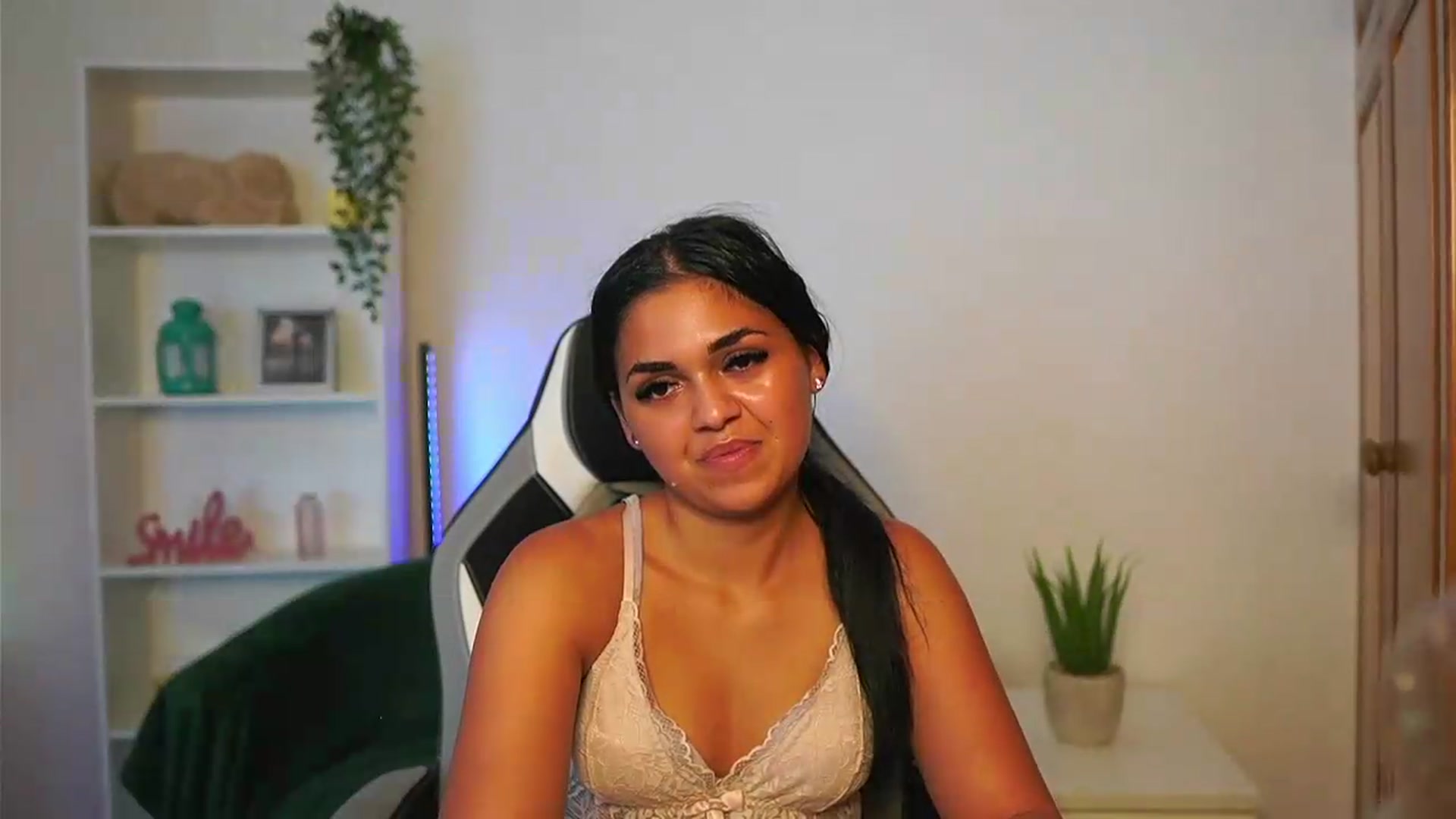 Gallery image thumbnail from NissaKate's myfreecams stream on, 07/19/2026, 17:37 image 7 of 20