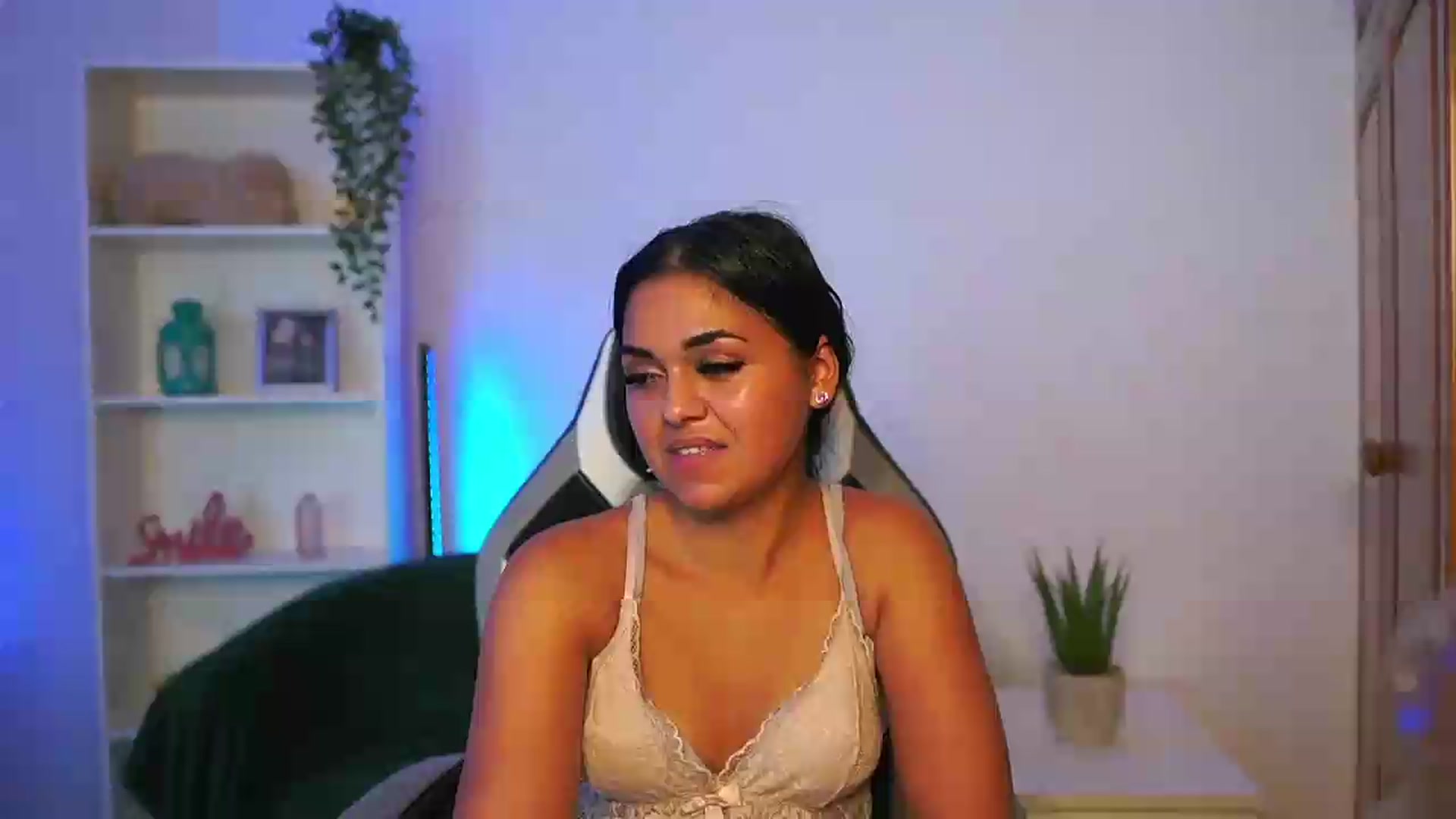 Gallery image thumbnail from NissaKate's myfreecams stream on, 07/19/2026, 17:37 image 15 of 20