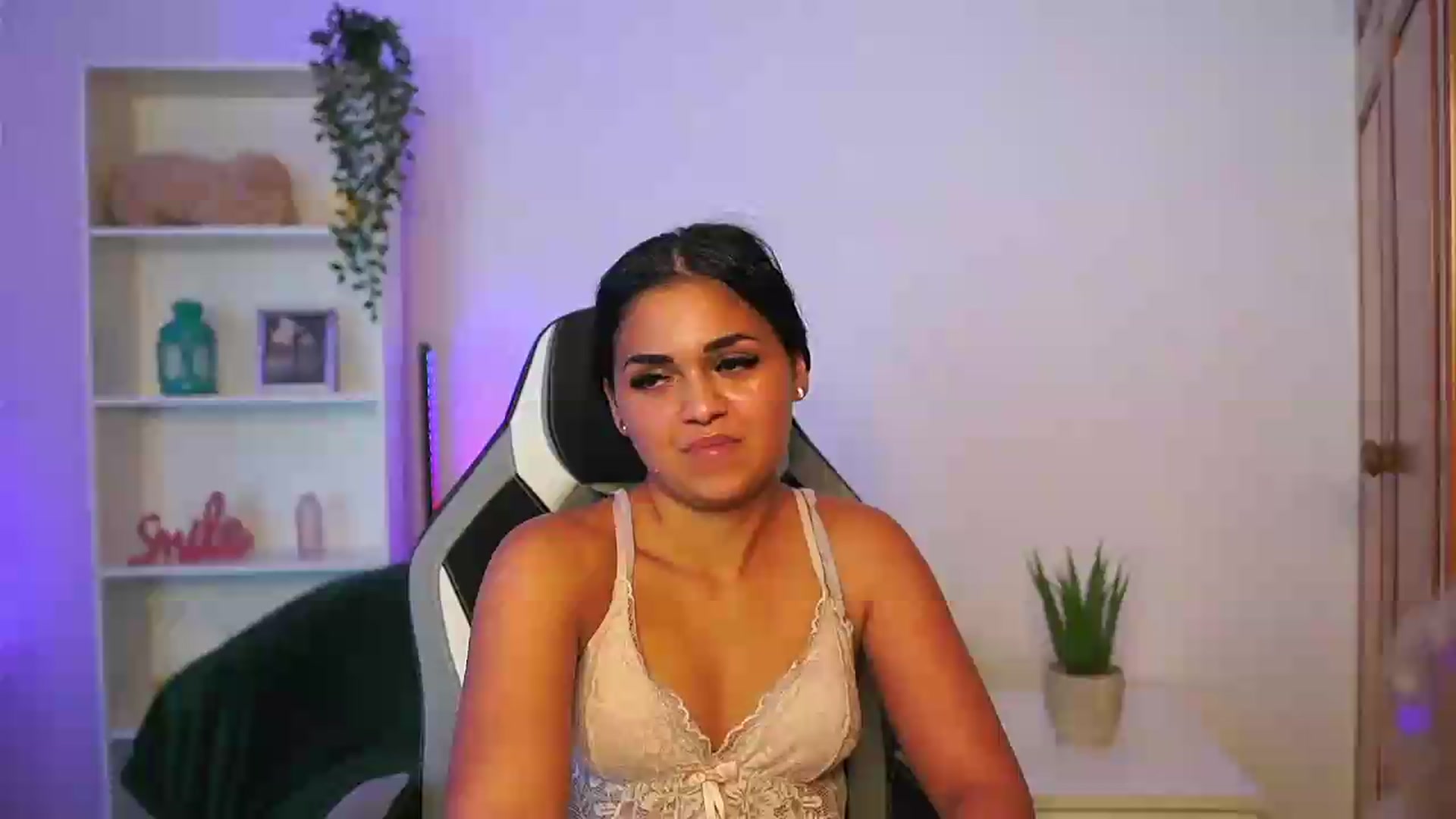 Gallery image thumbnail from NissaKate's myfreecams stream on, 07/19/2026, 17:37 image 5 of 20