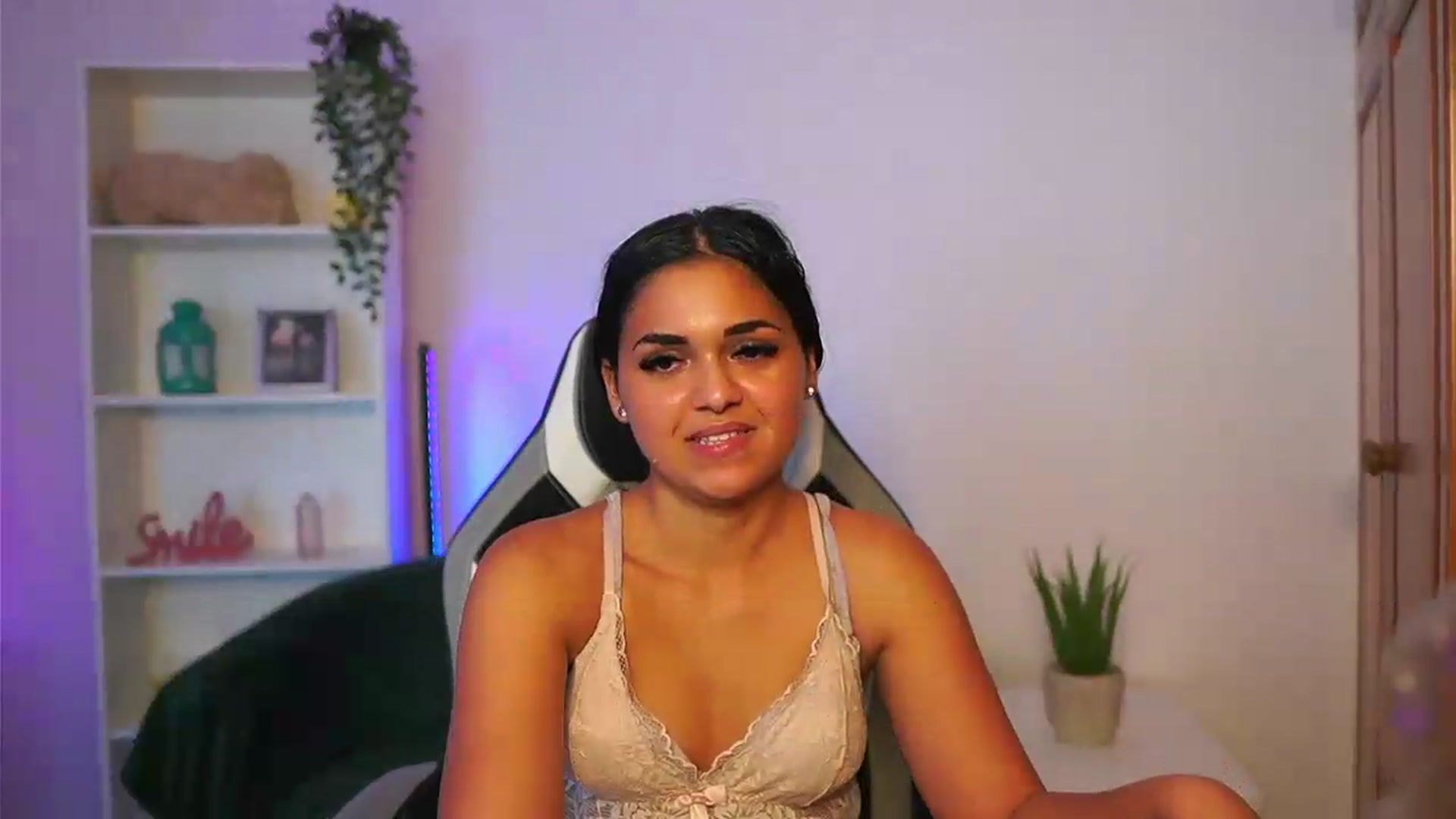 Gallery image thumbnail from NissaKate's myfreecams stream on, 07/19/2026, 17:37 image 2 of 20