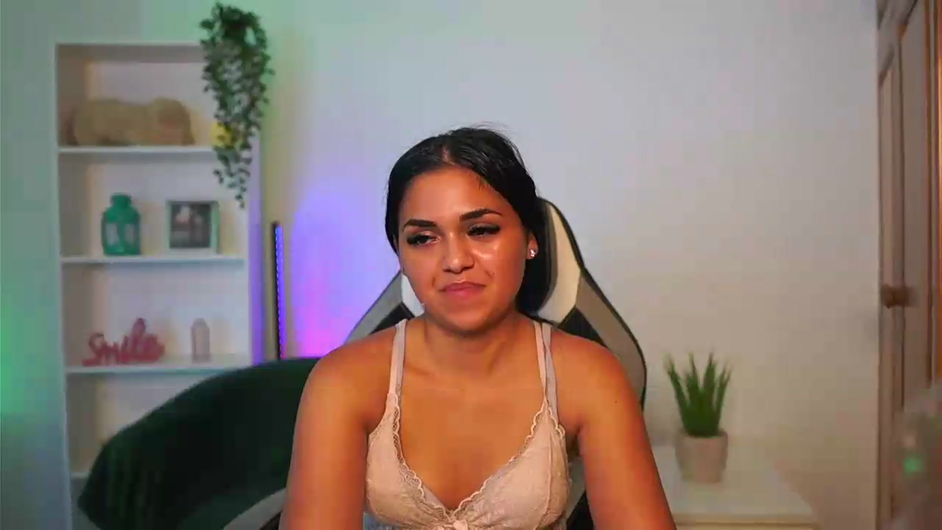 Gallery image thumbnail from NissaKate's myfreecams stream on, 07/19/2026, 17:37 image 9 of 20