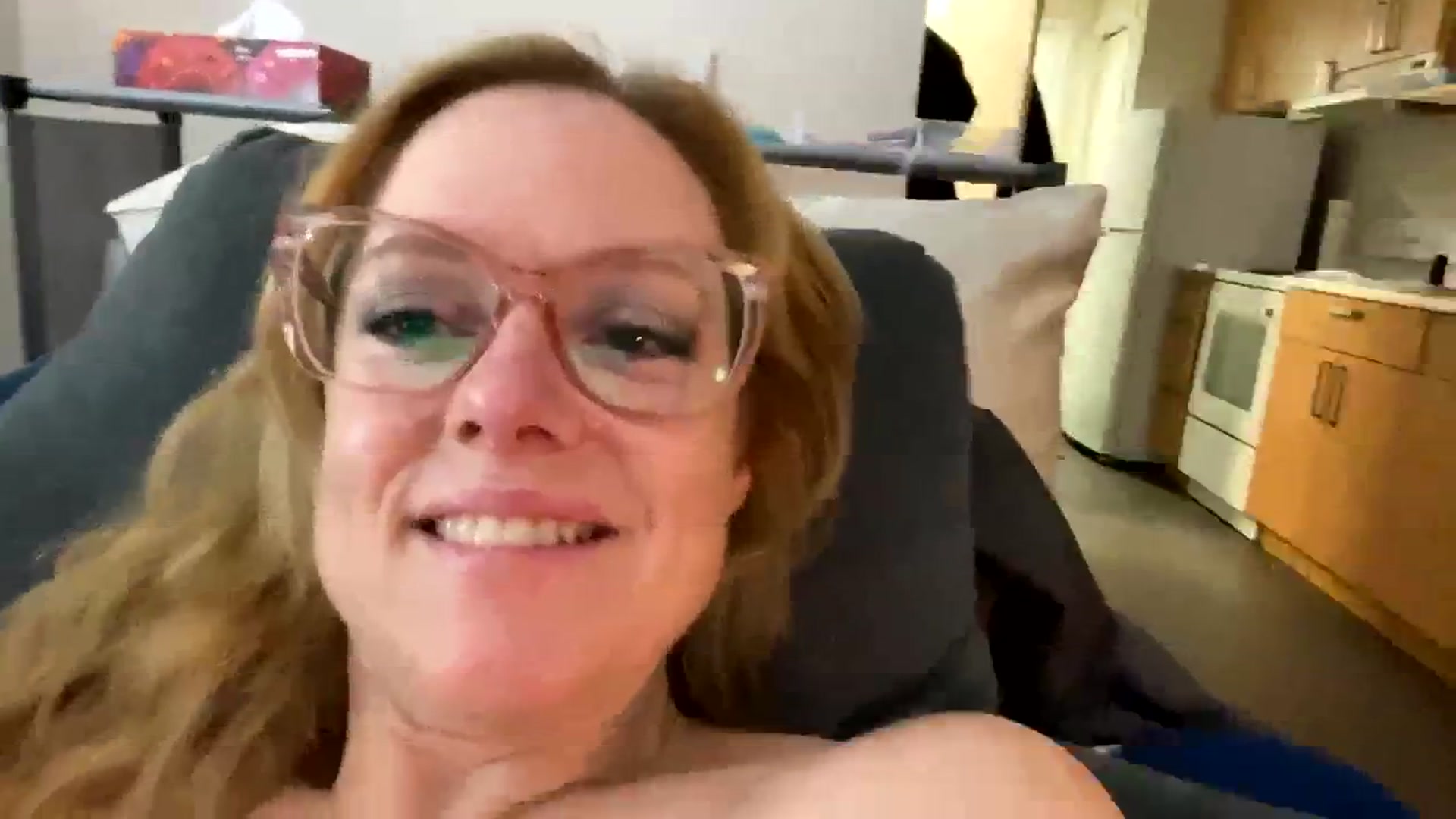 Gallery image thumbnail from Niveallee's myfreecams stream on, 10/18/2023, 10:13 image 6 of 20