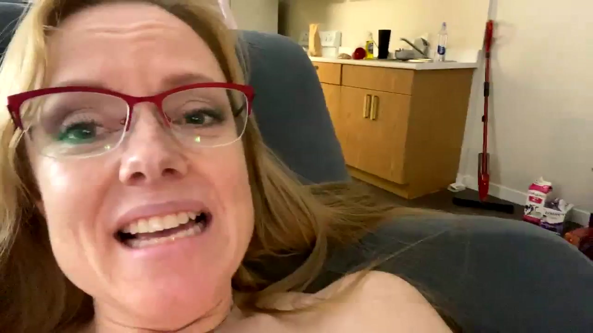 Gallery image thumbnail from Niveallee's myfreecams stream on, 10/22/2023, 14:46 image 18 of 20