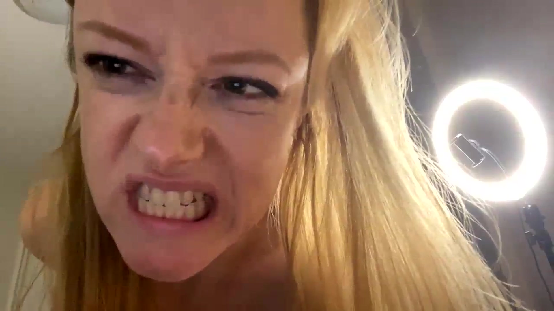 Gallery image thumbnail from Niveallee's myfreecams stream on, 11/05/2023, 14:16 image 12 of 20