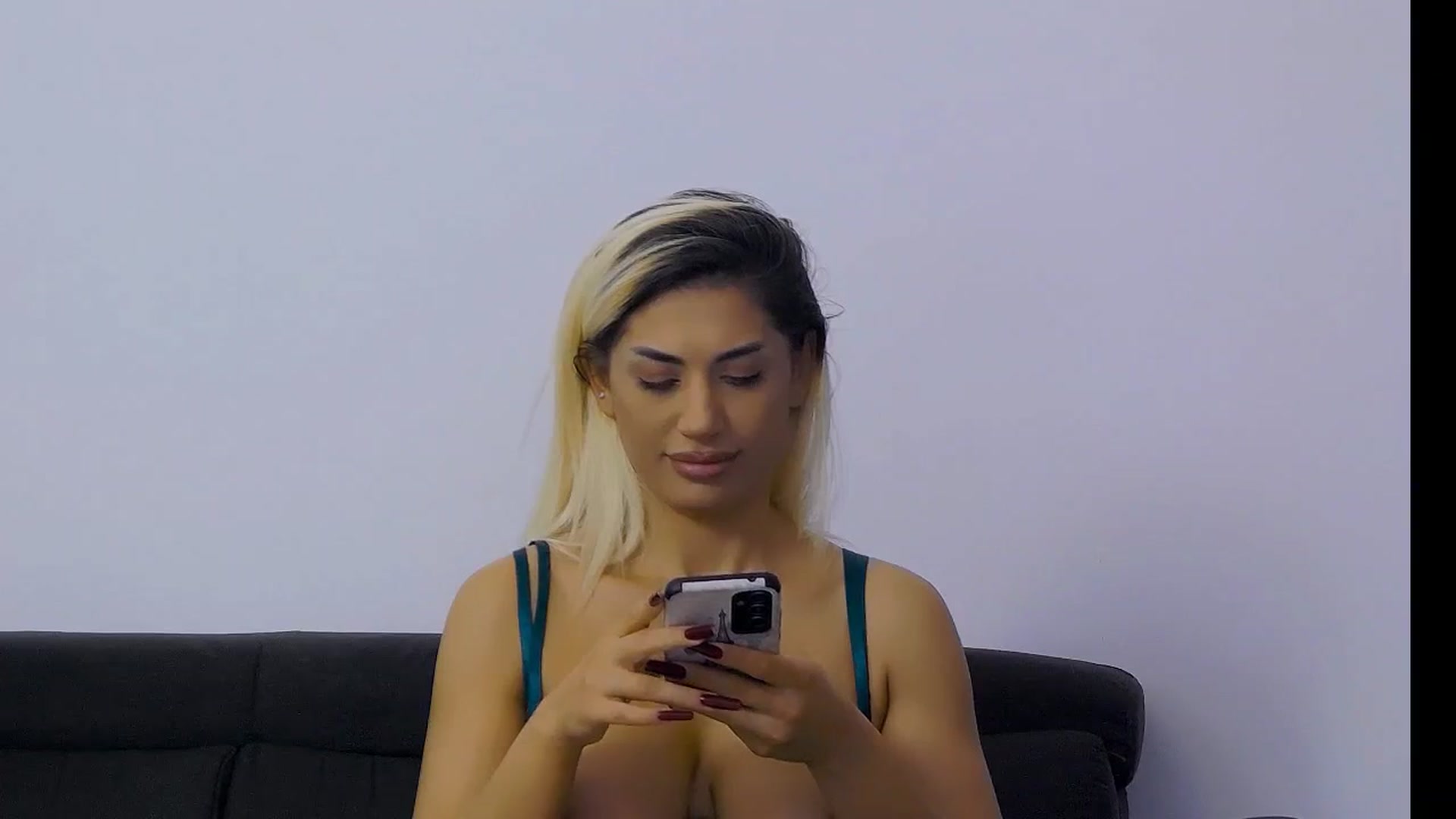 Gallery image thumbnail from Nna__'s myfreecams stream on, 10/17/2025, 06:28 image 11 of 20