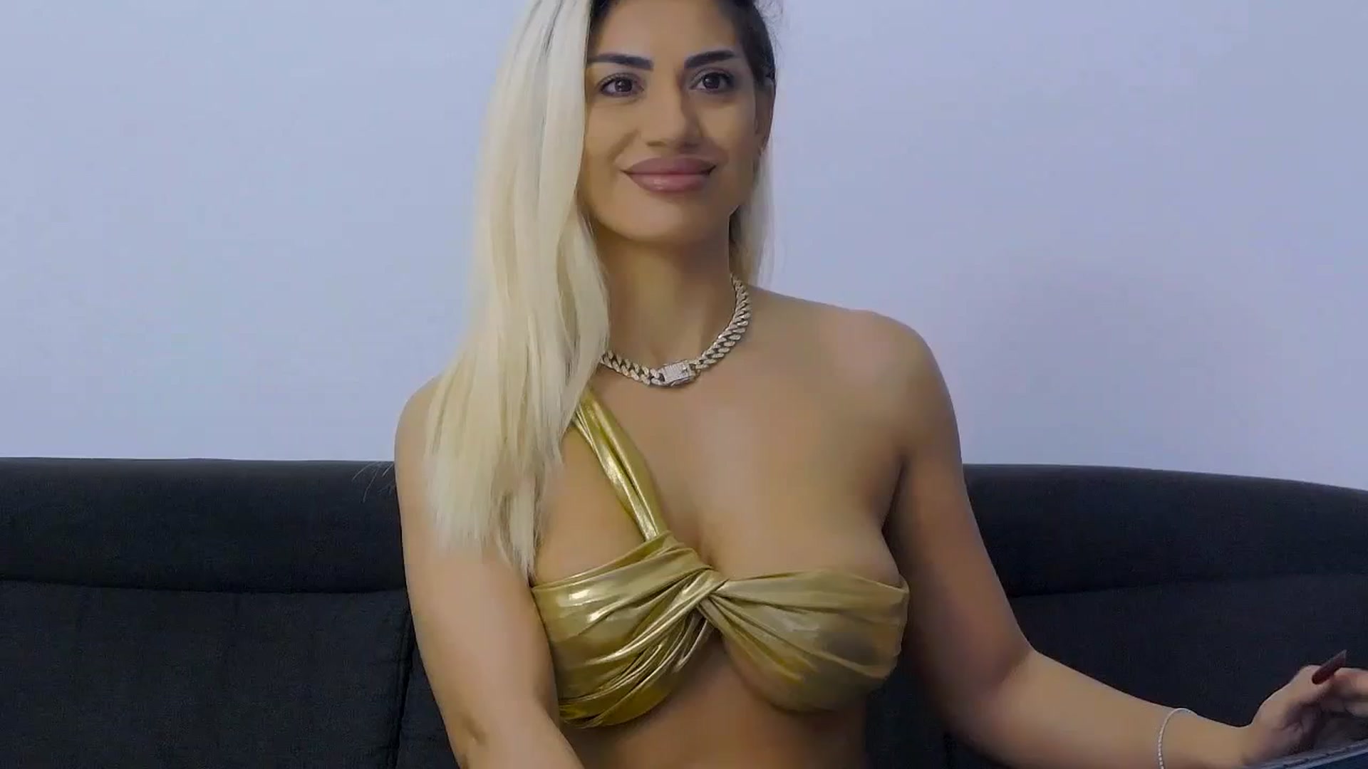 Gallery image thumbnail from Nna__'s myfreecams stream on, 10/26/2025, 06:32 image 10 of 20
