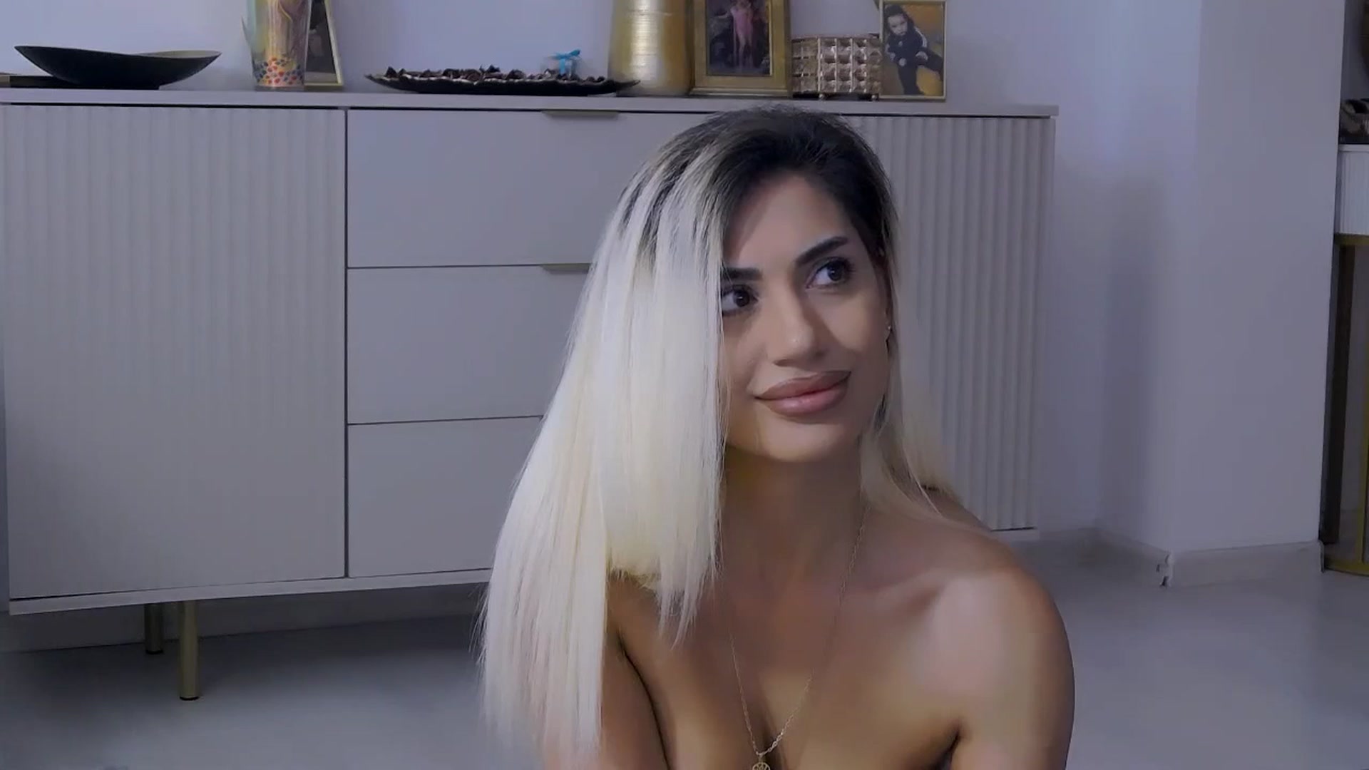Gallery image thumbnail from Nna__'s myfreecams stream on, 11/04/2025, 07:42 image 20 of 20
