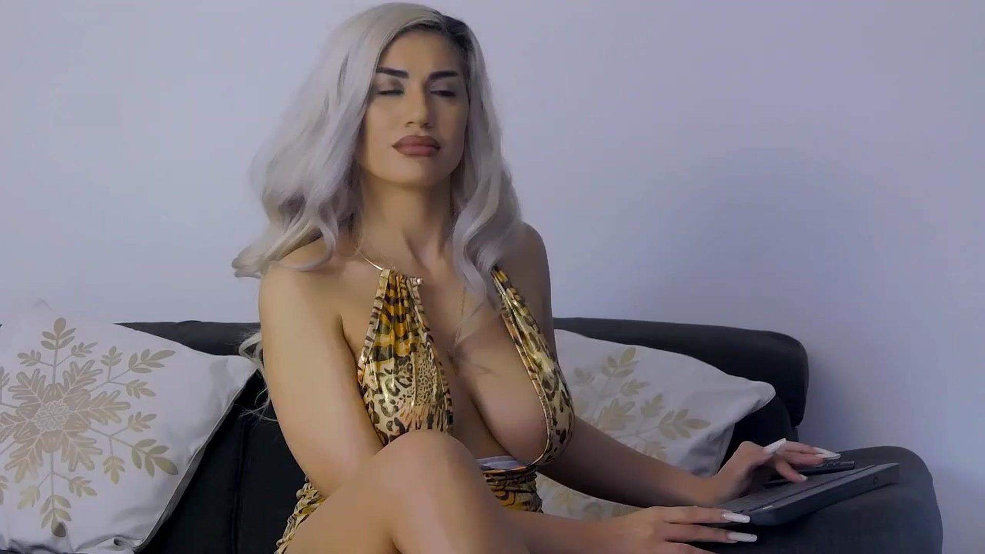 Gallery image thumbnail from Nna__'s myfreecams stream on, 01/21/2026, 24:19 image 1 of 20