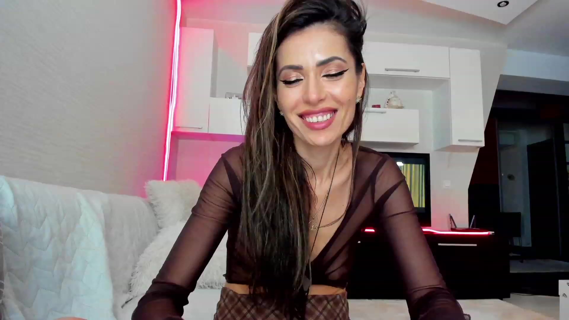 Gallery image thumbnail from NoManiNOHani's myfreecams stream on, 03/23/2023, 05:53 image 1 of 20