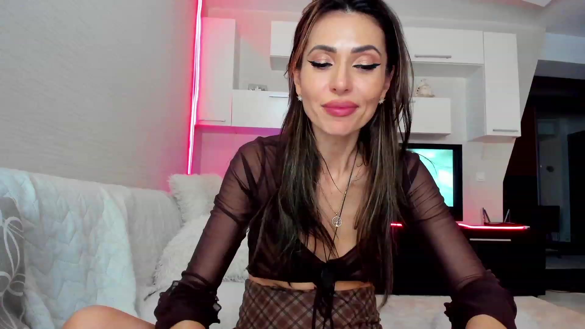 Gallery image thumbnail from NoManiNOHani's myfreecams stream on, 03/23/2023, 05:53 image 13 of 20