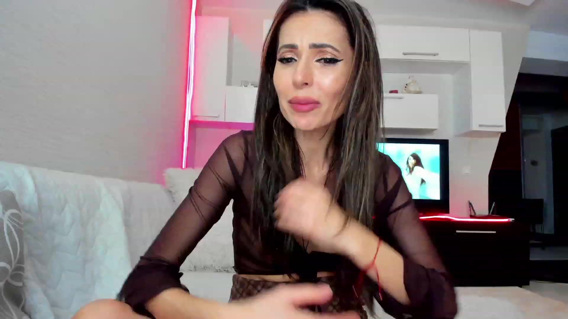 Gallery image thumbnail from NoManiNOHani's myfreecams stream on, 03/23/2023, 05:53 image 15 of 20