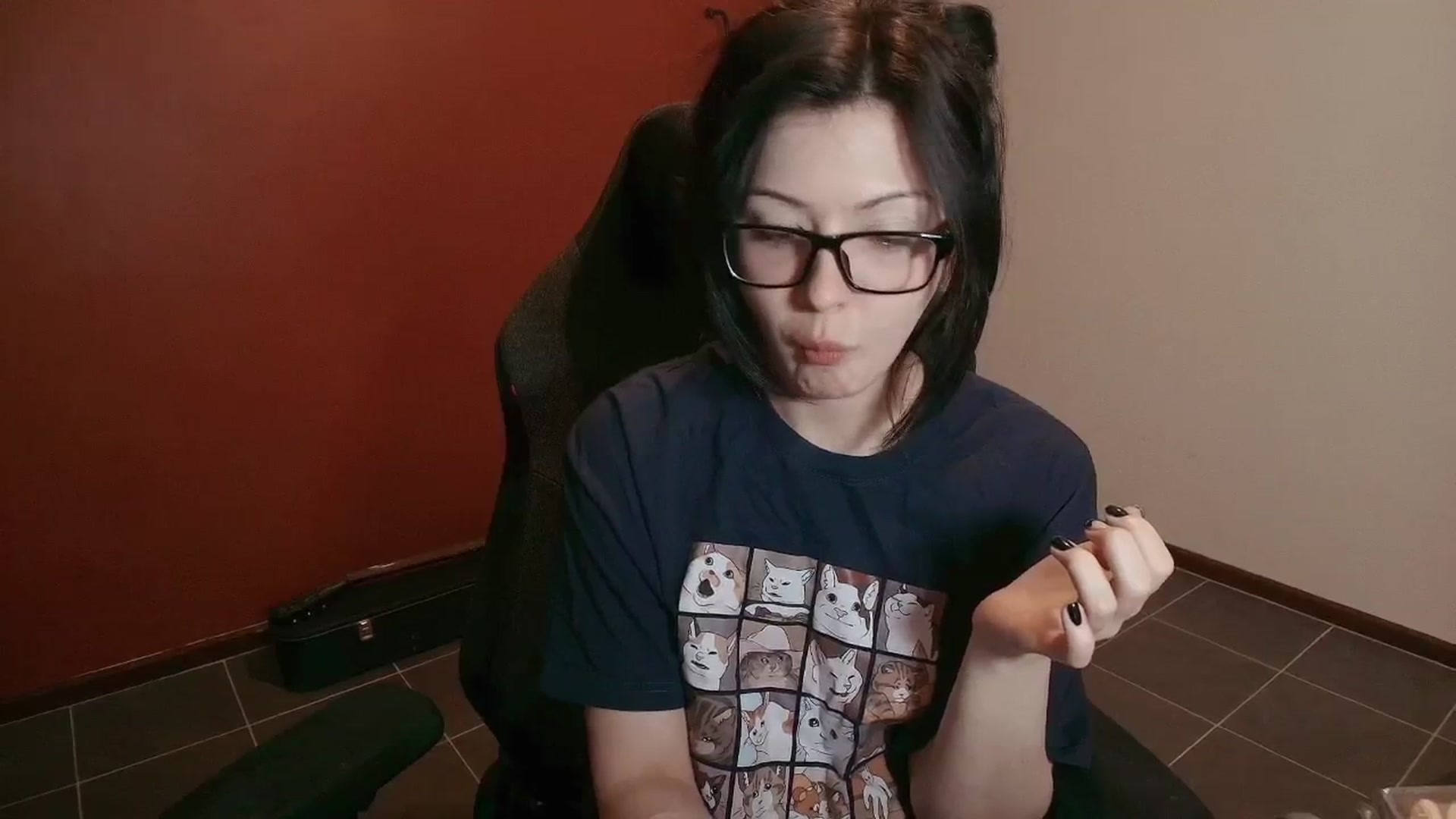 Gallery image thumbnail from NoNutRoom's myfreecams stream on, 11/11/2025, 24:00 image 11 of 20