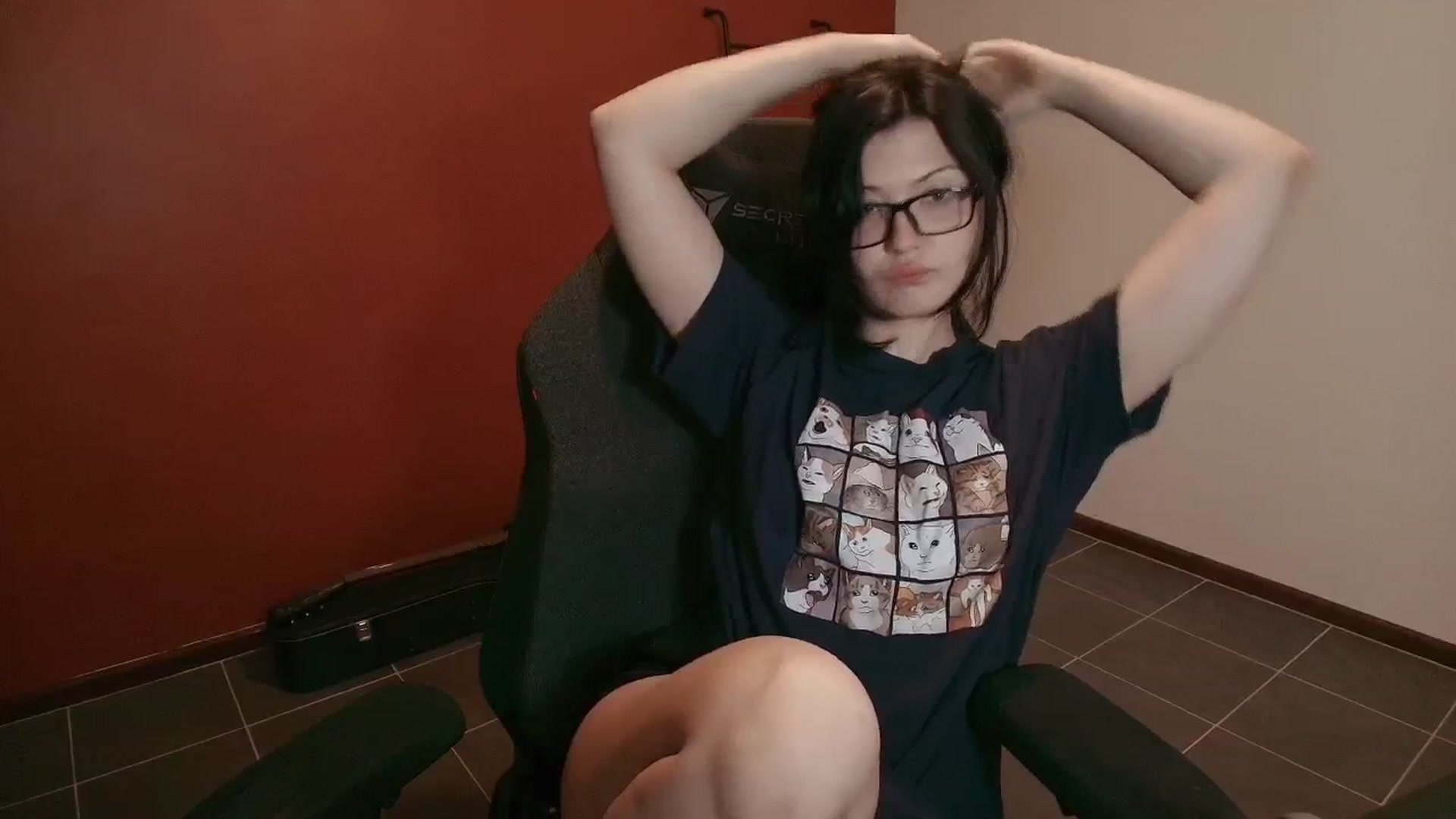 Gallery image thumbnail from NoNutRoom's myfreecams stream on, 11/11/2025, 24:00 image 6 of 20
