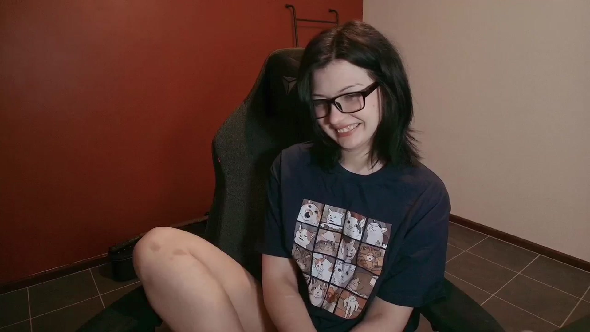 Gallery image thumbnail from NoNutRoom's myfreecams stream on, 11/11/2025, 24:00 image 2 of 20
