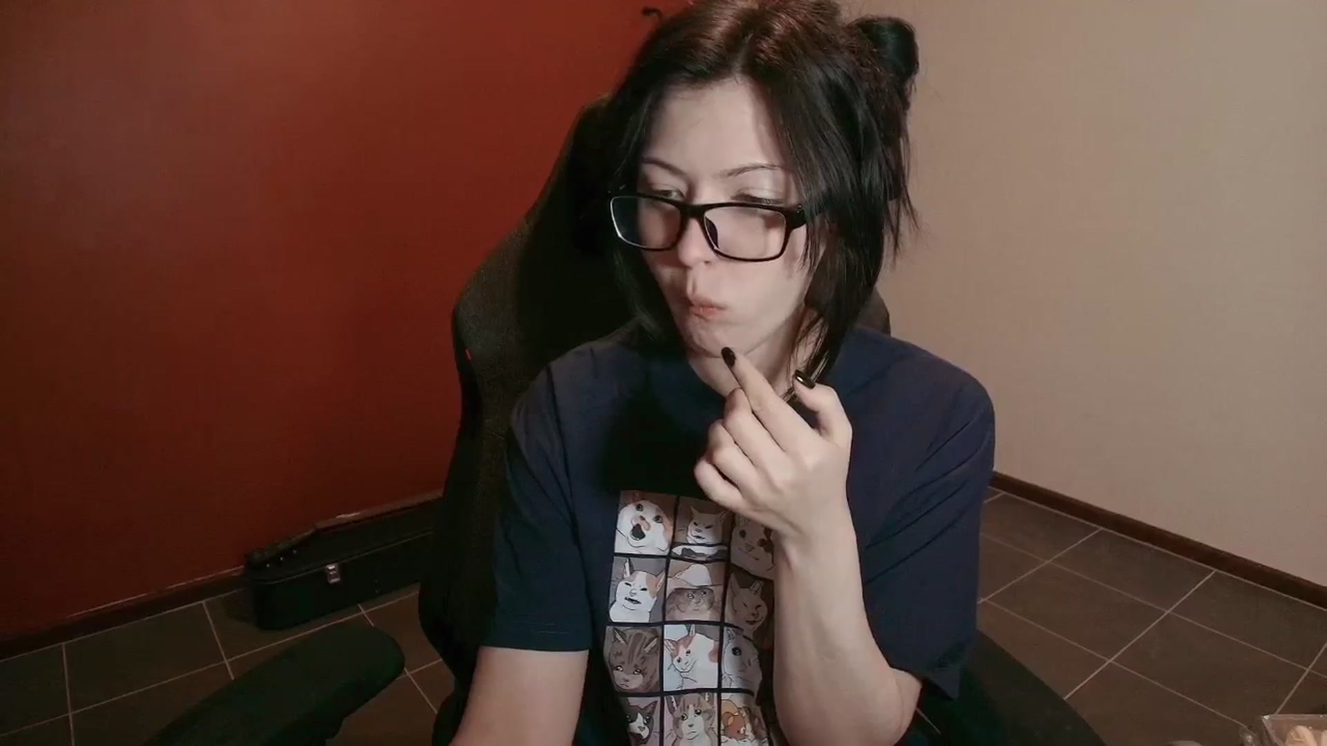 Gallery image thumbnail from NoNutRoom's myfreecams stream on, 11/11/2025, 24:00 image 12 of 20