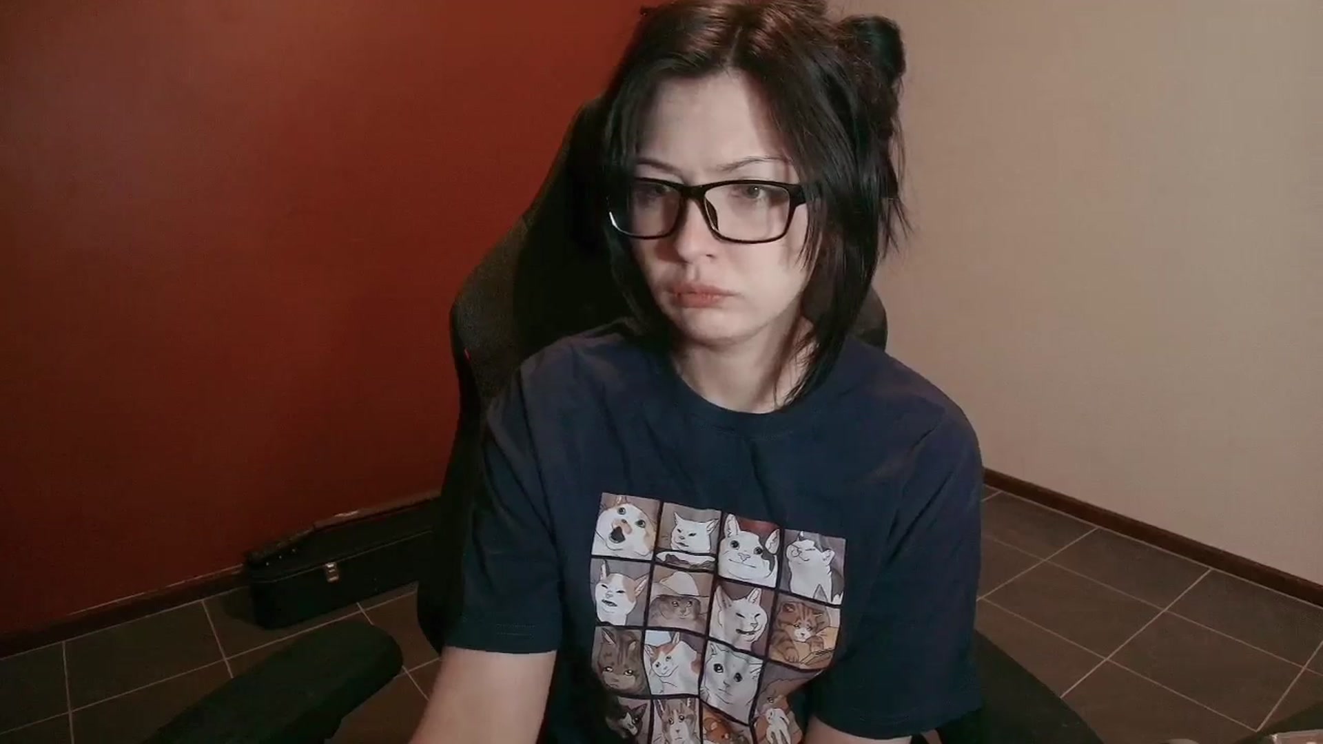 Gallery image thumbnail from NoNutRoom's myfreecams stream on, 11/11/2025, 24:00 image 14 of 20