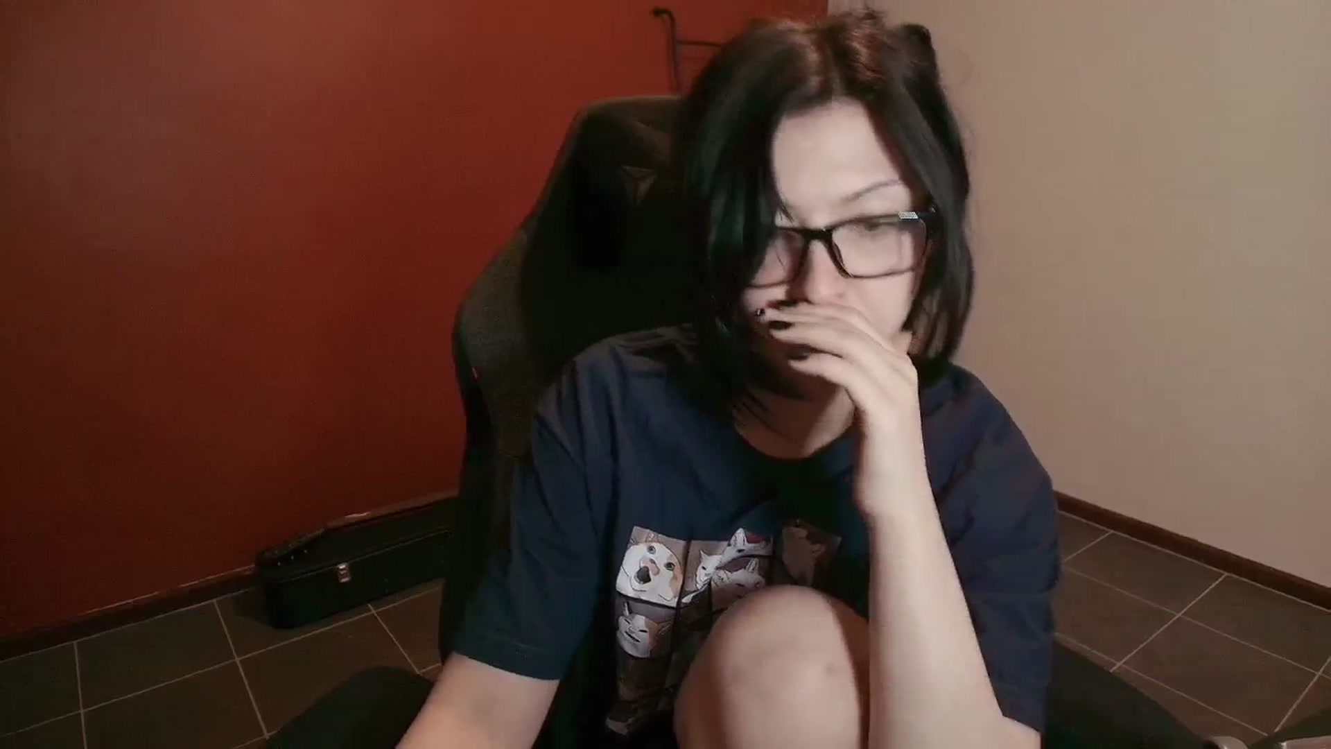 Gallery image thumbnail from NoNutRoom's myfreecams stream on, 11/11/2025, 24:00 image 17 of 20