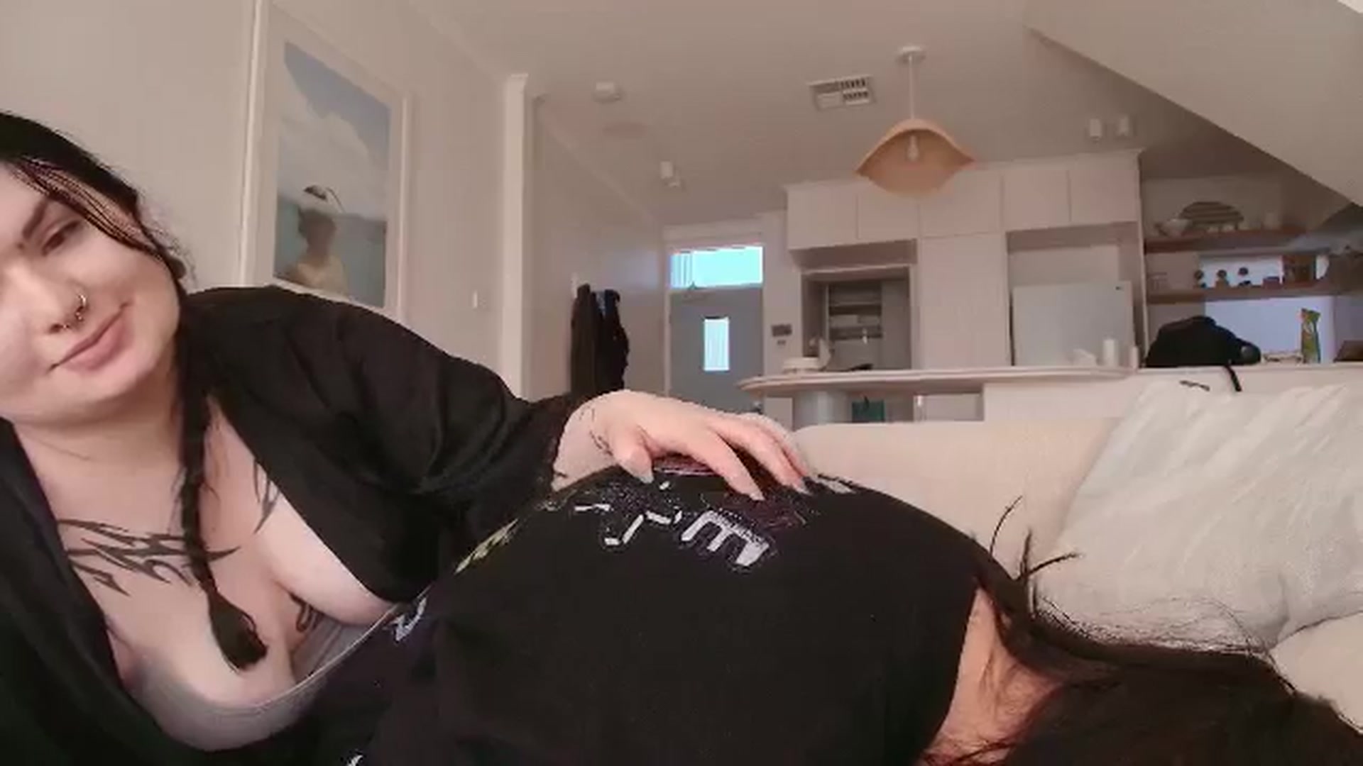 Gallery image thumbnail from NoNutRoom's myfreecams stream on, 11/23/2025, 08:07 image 6 of 20