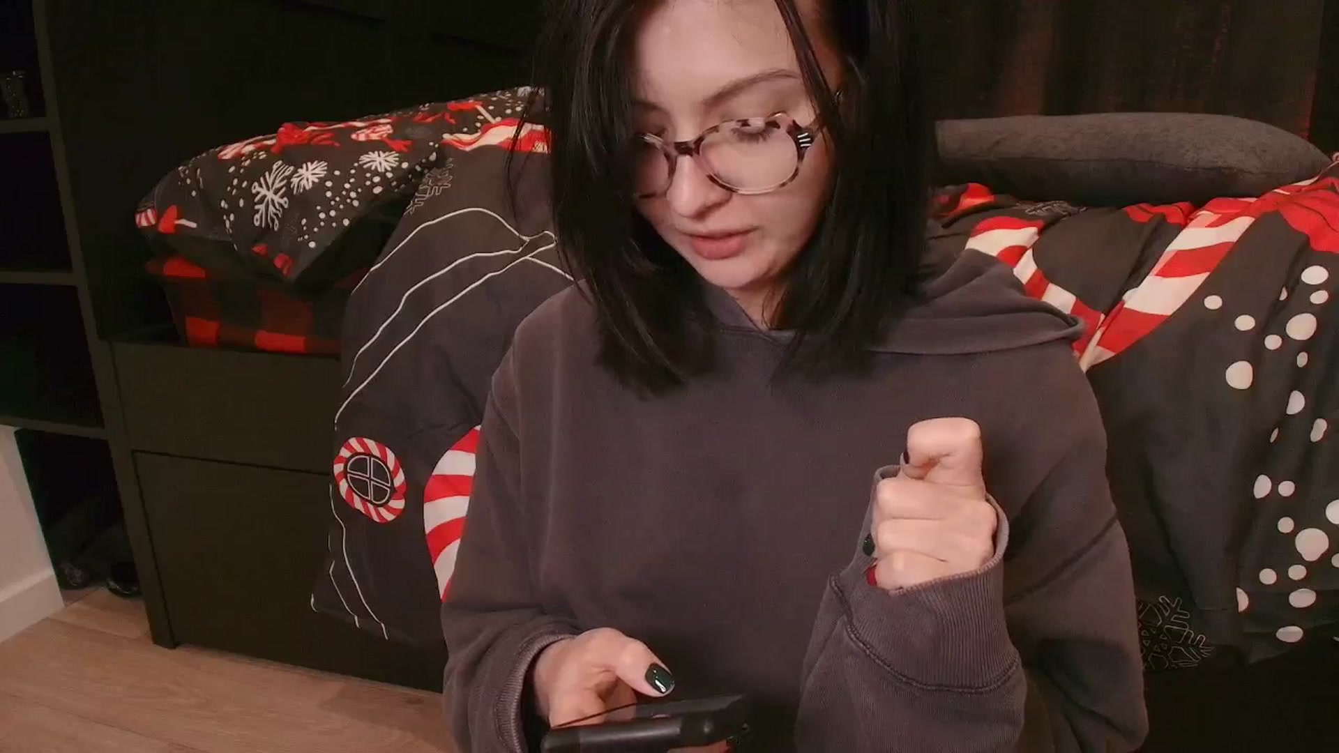 Gallery image thumbnail from NoNutRoom's myfreecams stream on, 11/28/2025, 05:37 image 2 of 20