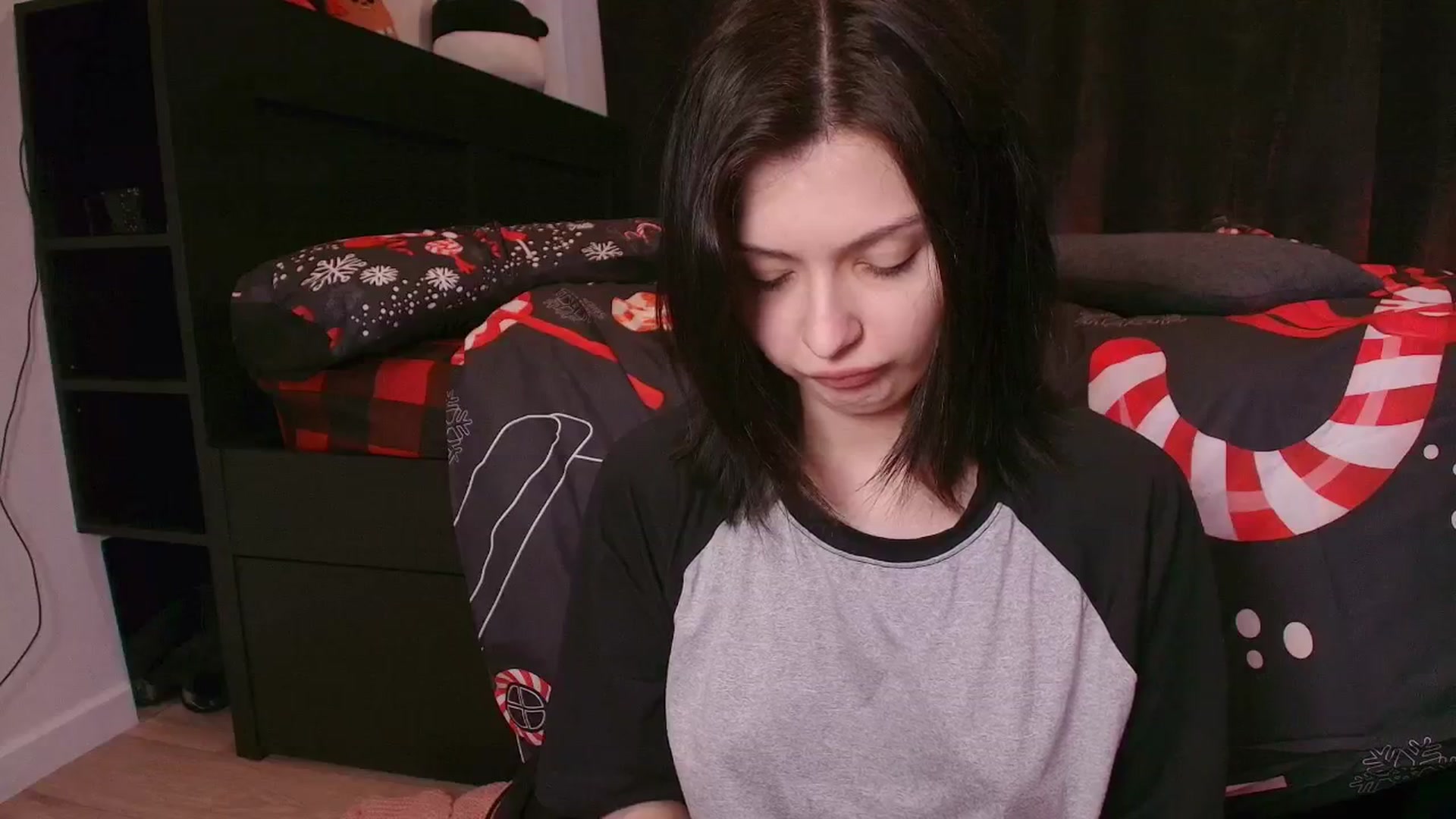 Gallery image thumbnail from NoNutRoom's myfreecams stream on, 11/30/2025, 06:24 image 17 of 20