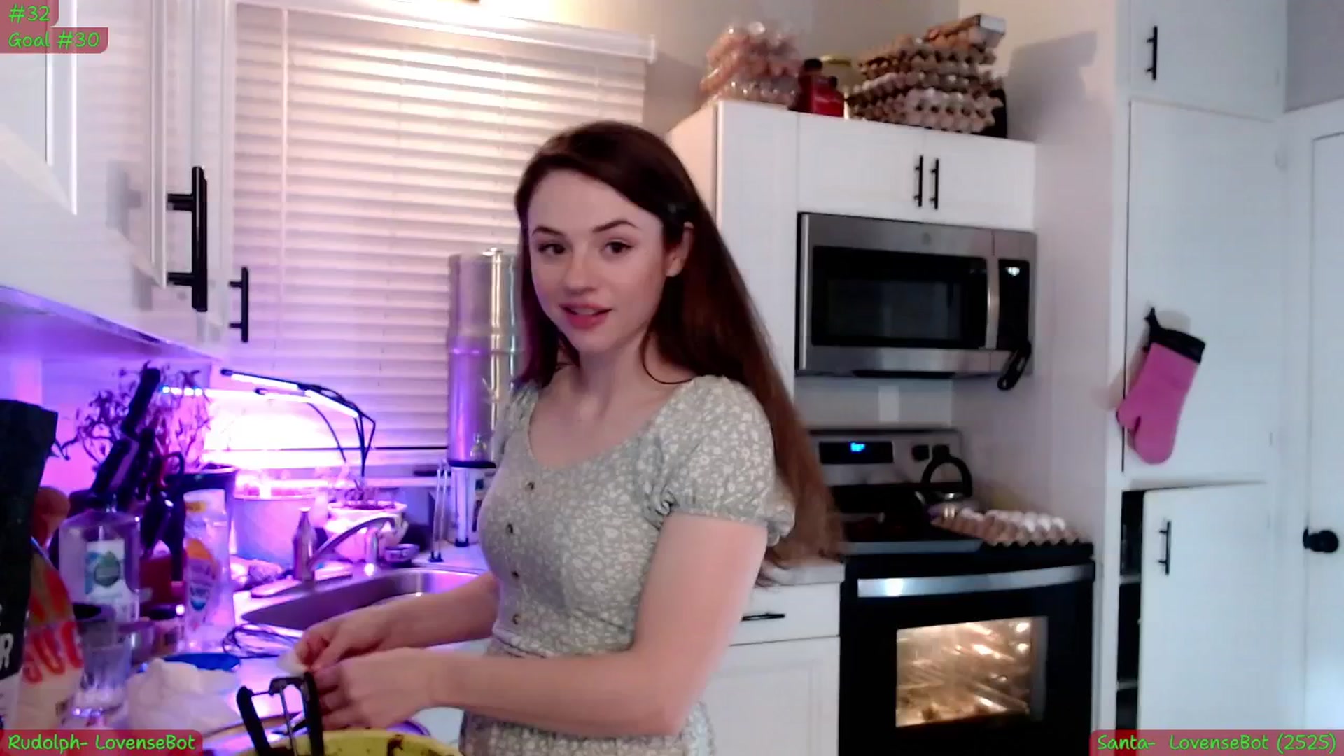 Gallery image thumbnail from NoRefunds's myfreecams stream on, 12/25/2024, 08:52 image 16 of 20