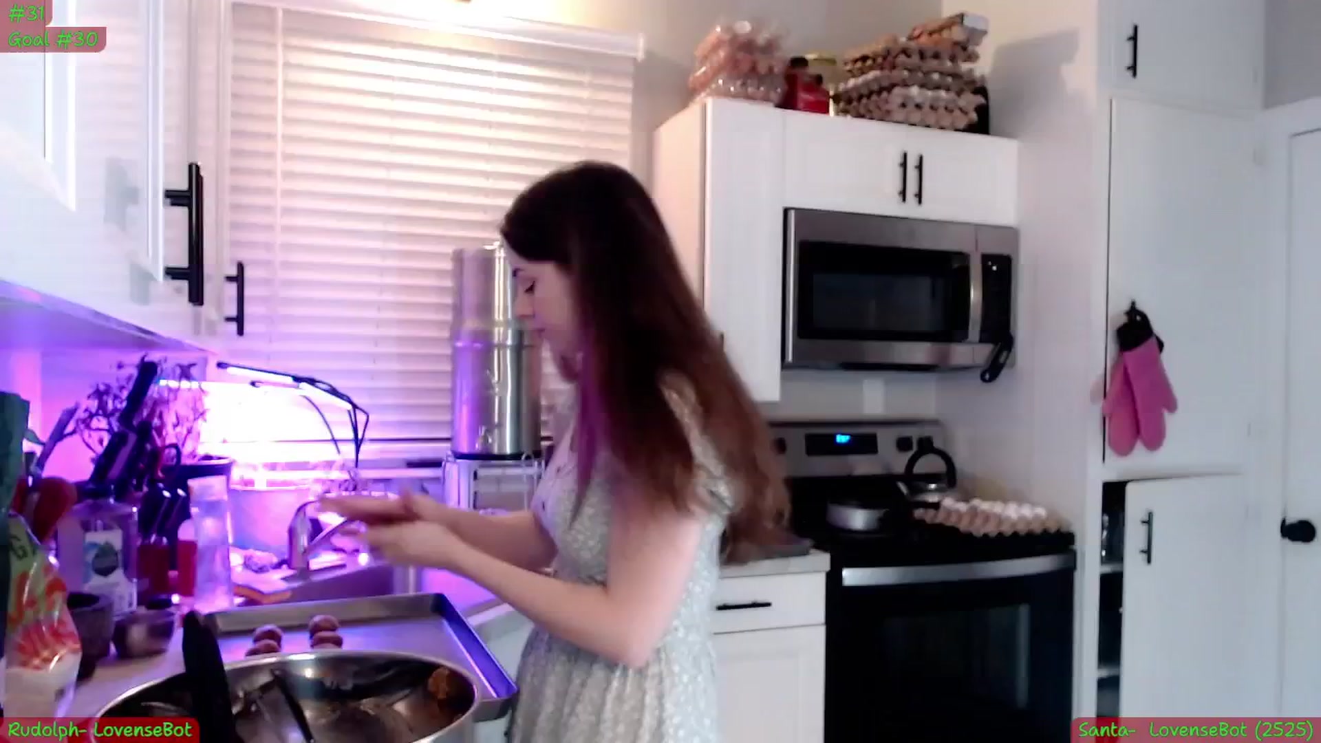 Gallery image thumbnail from NoRefunds's myfreecams stream on, 12/25/2024, 08:52 image 10 of 20