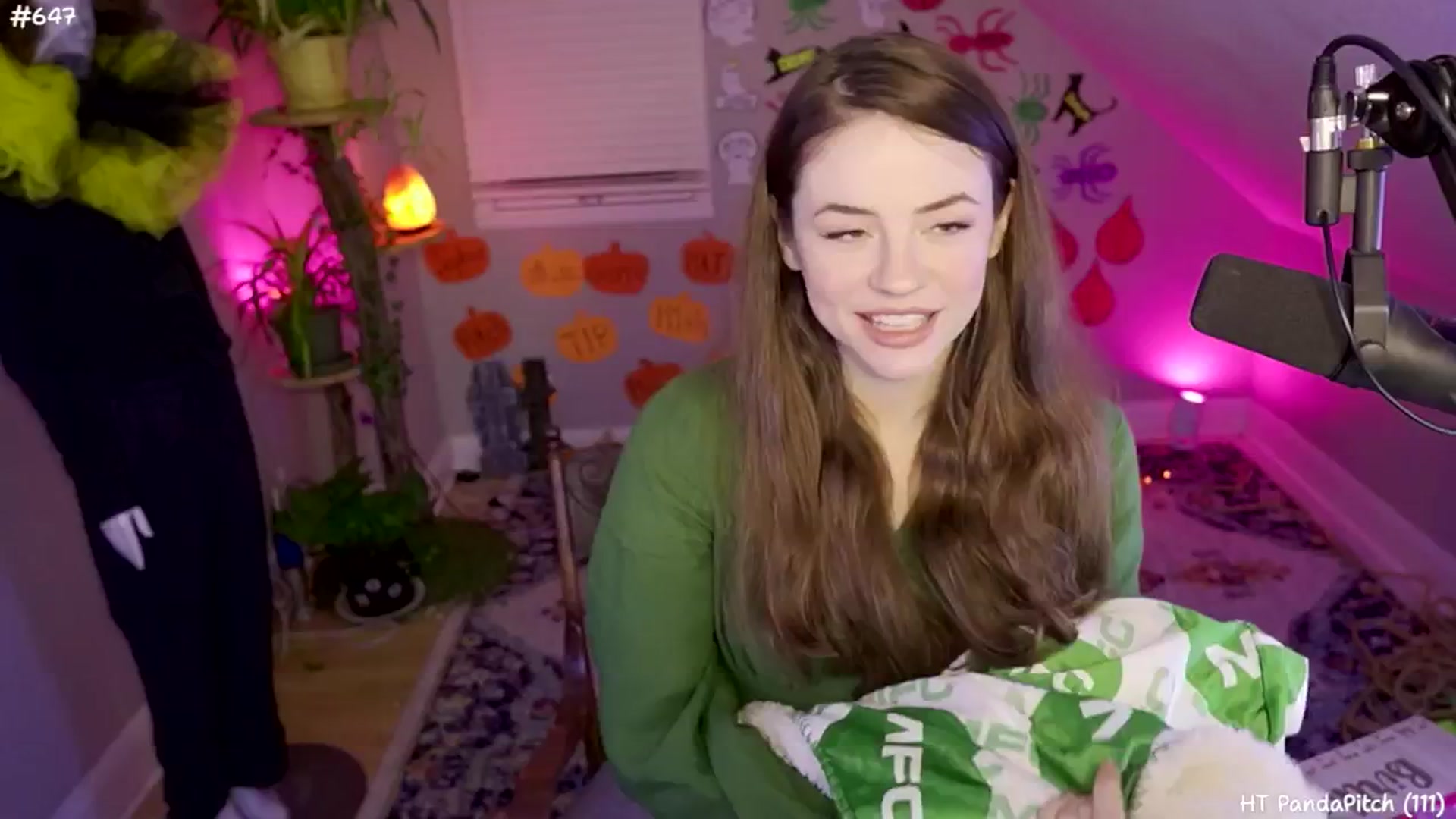 Gallery image thumbnail from NoSophNovembr's myfreecams stream on, 11/19/2024, 05:07 image 17 of 20