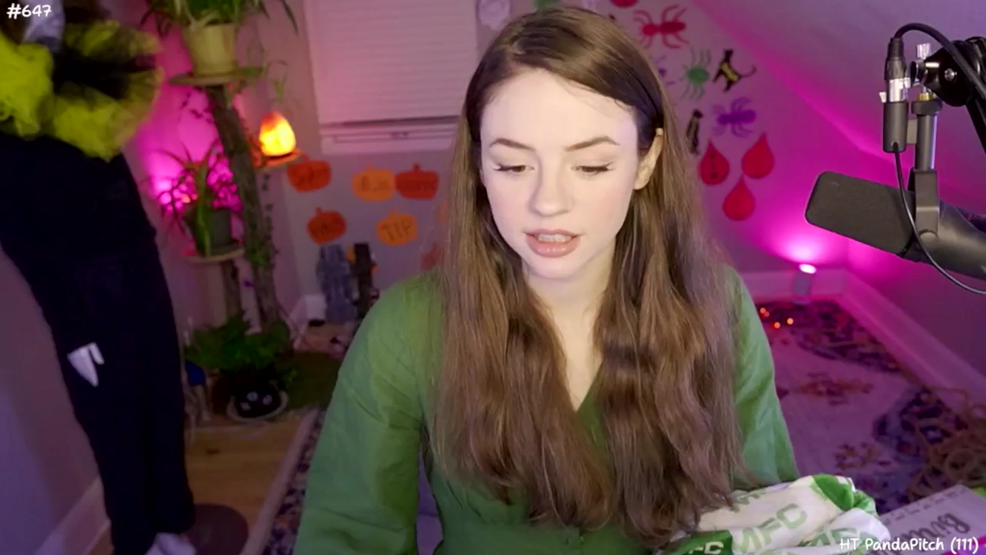 Gallery image thumbnail from NoSophNovembr's myfreecams stream on, 11/19/2024, 05:07 image 16 of 20