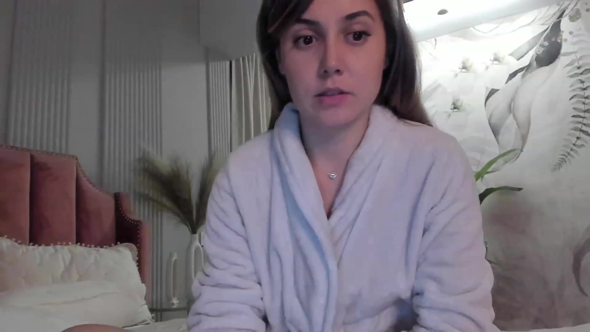 Gallery image thumbnail from No_Pvts_BB's myfreecams stream on, 11/18/2022, 23:27 image 18 of 20