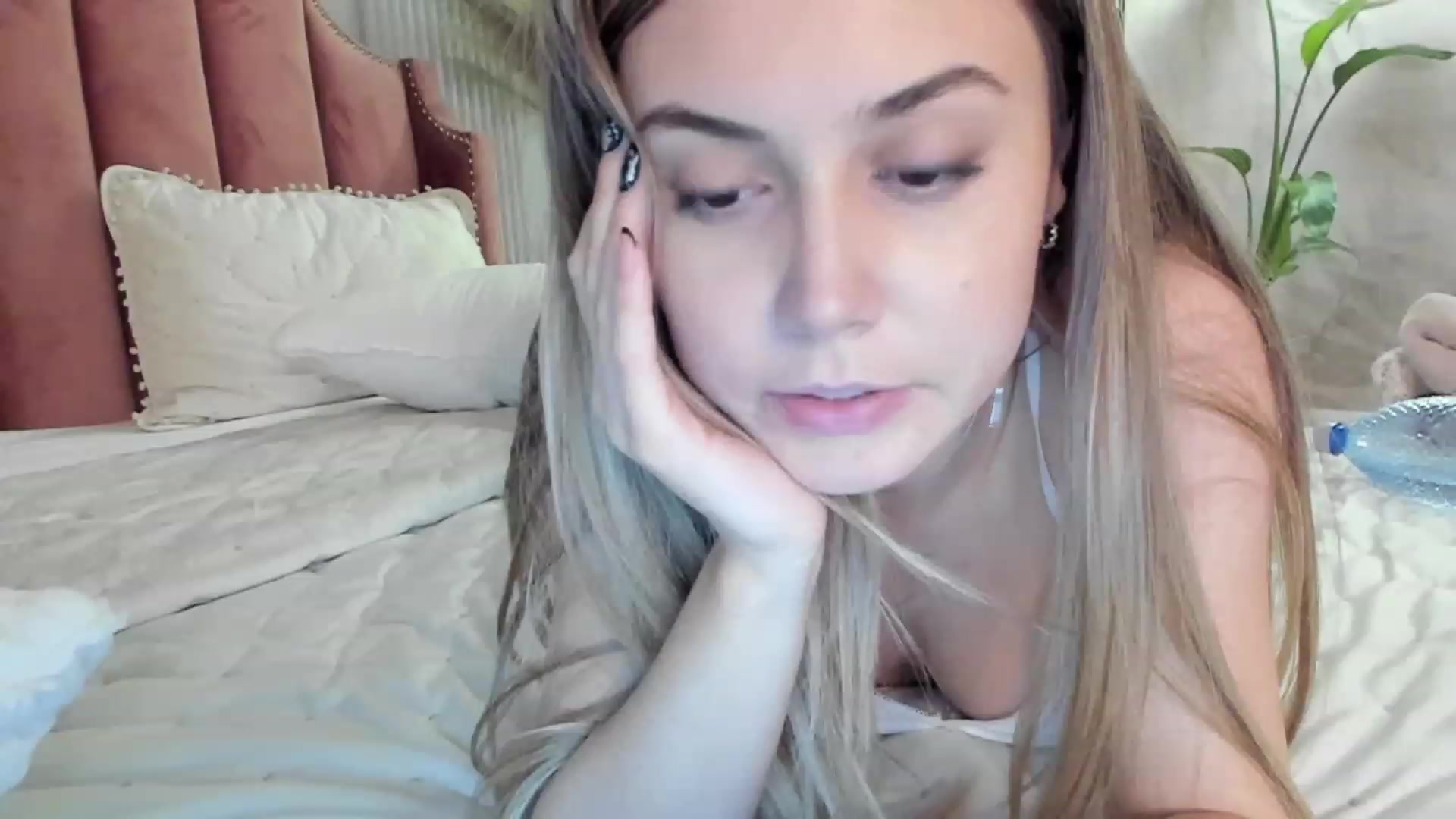 Gallery image thumbnail from No_Pvts_BB's myfreecams stream on, 11/18/2022, 23:27 image 7 of 20