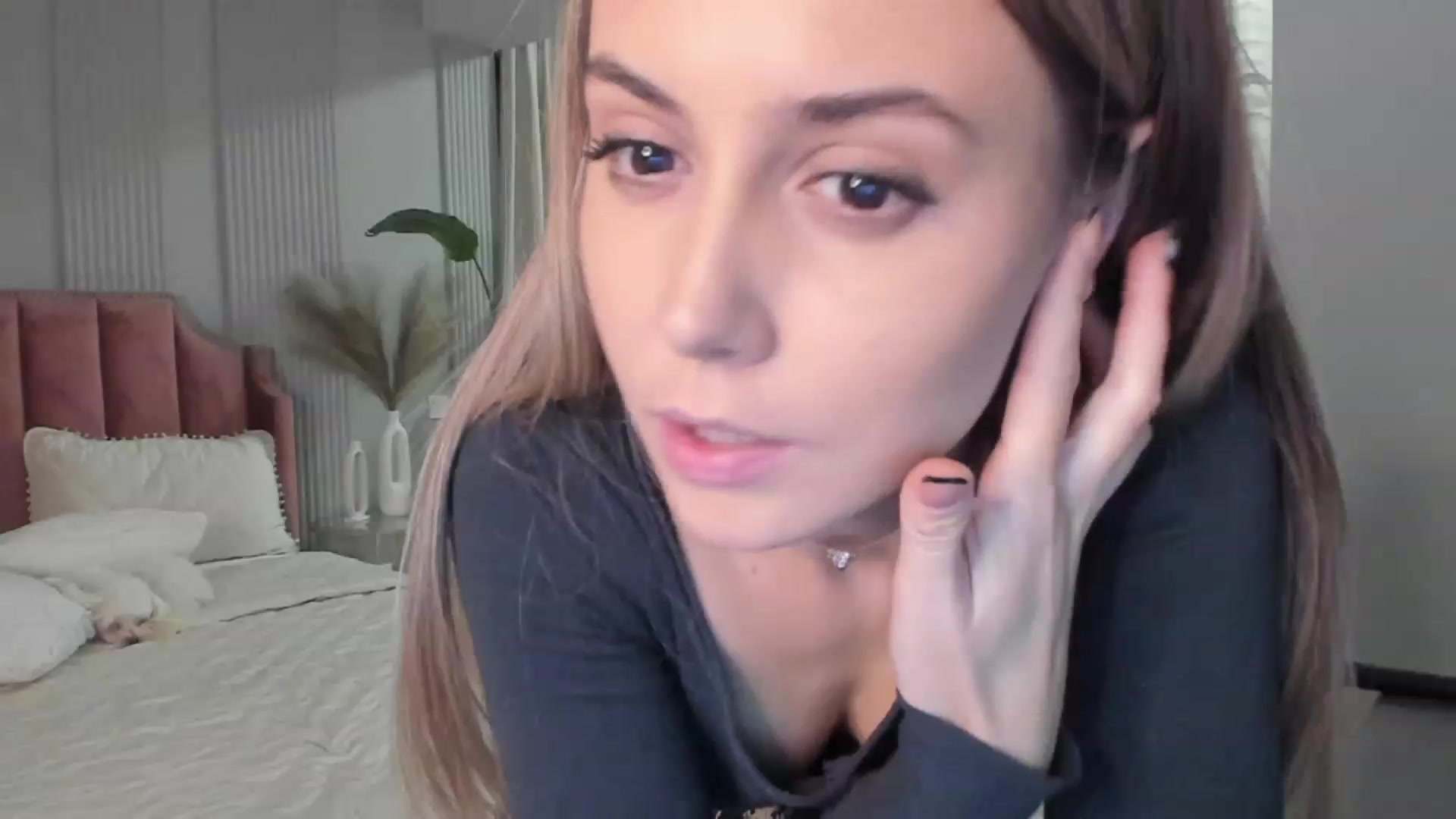 Gallery image thumbnail from No_Pvts_BB's myfreecams stream on, 11/19/2022, 20:47 image 17 of 20