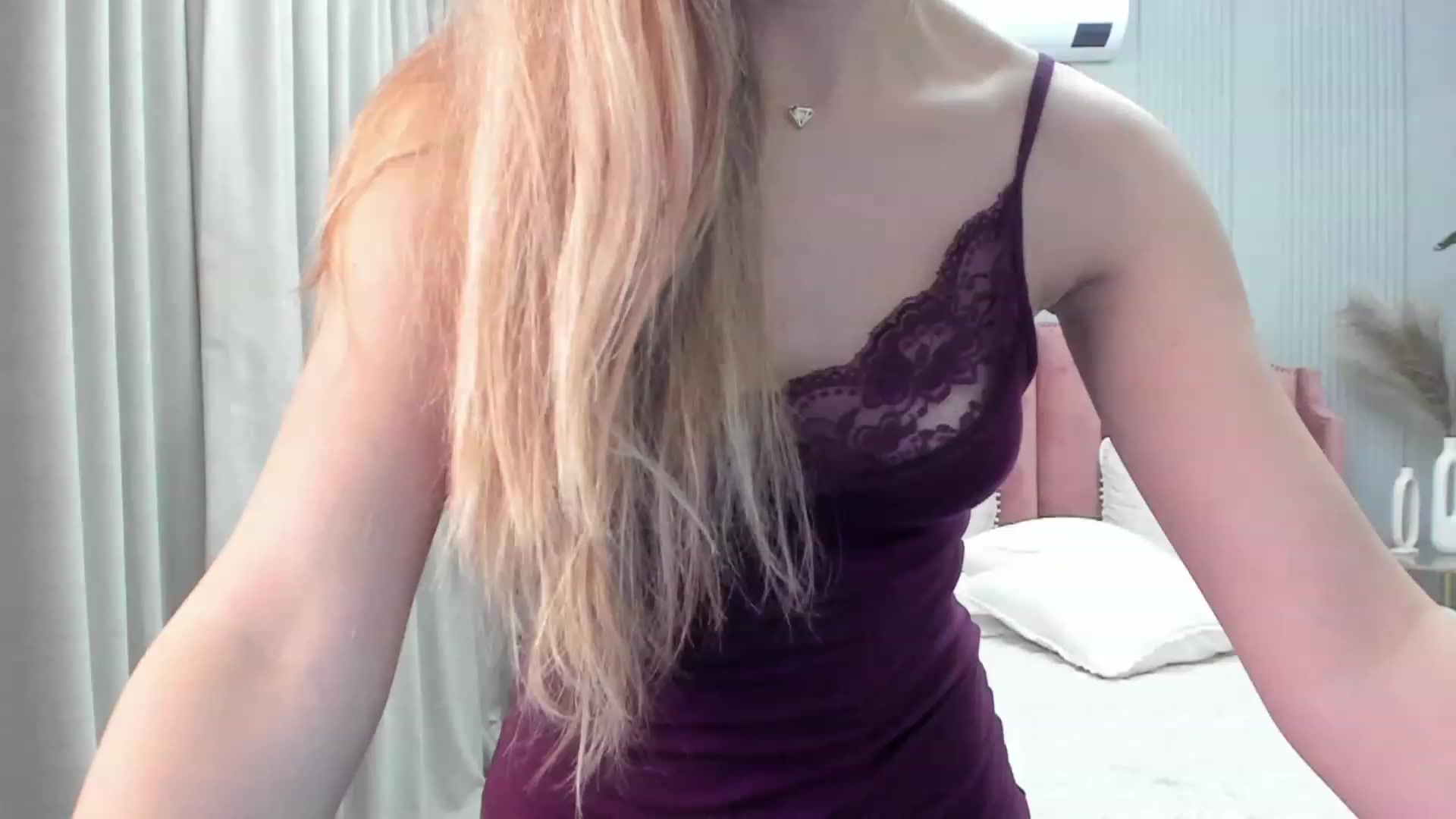 Gallery image thumbnail from No_Pvts_BB's myfreecams stream on, 11/20/2022, 21:53 image 6 of 20
